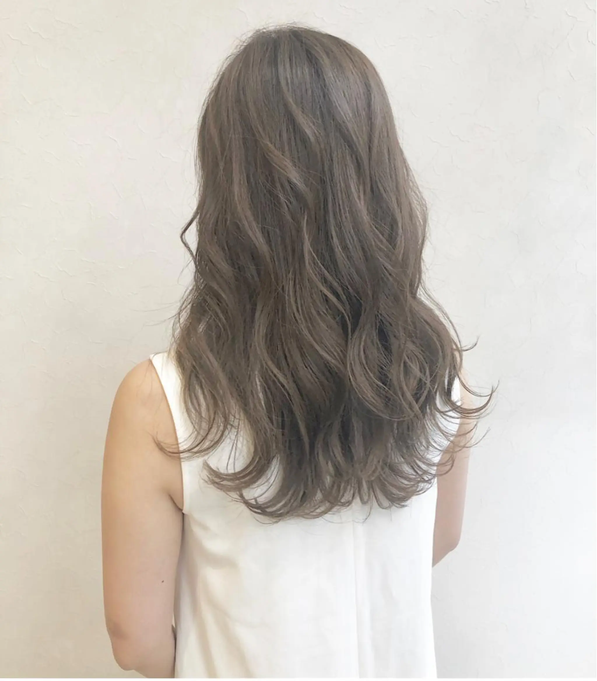 セミロング カラー nakahara madokaのヘアスタイル