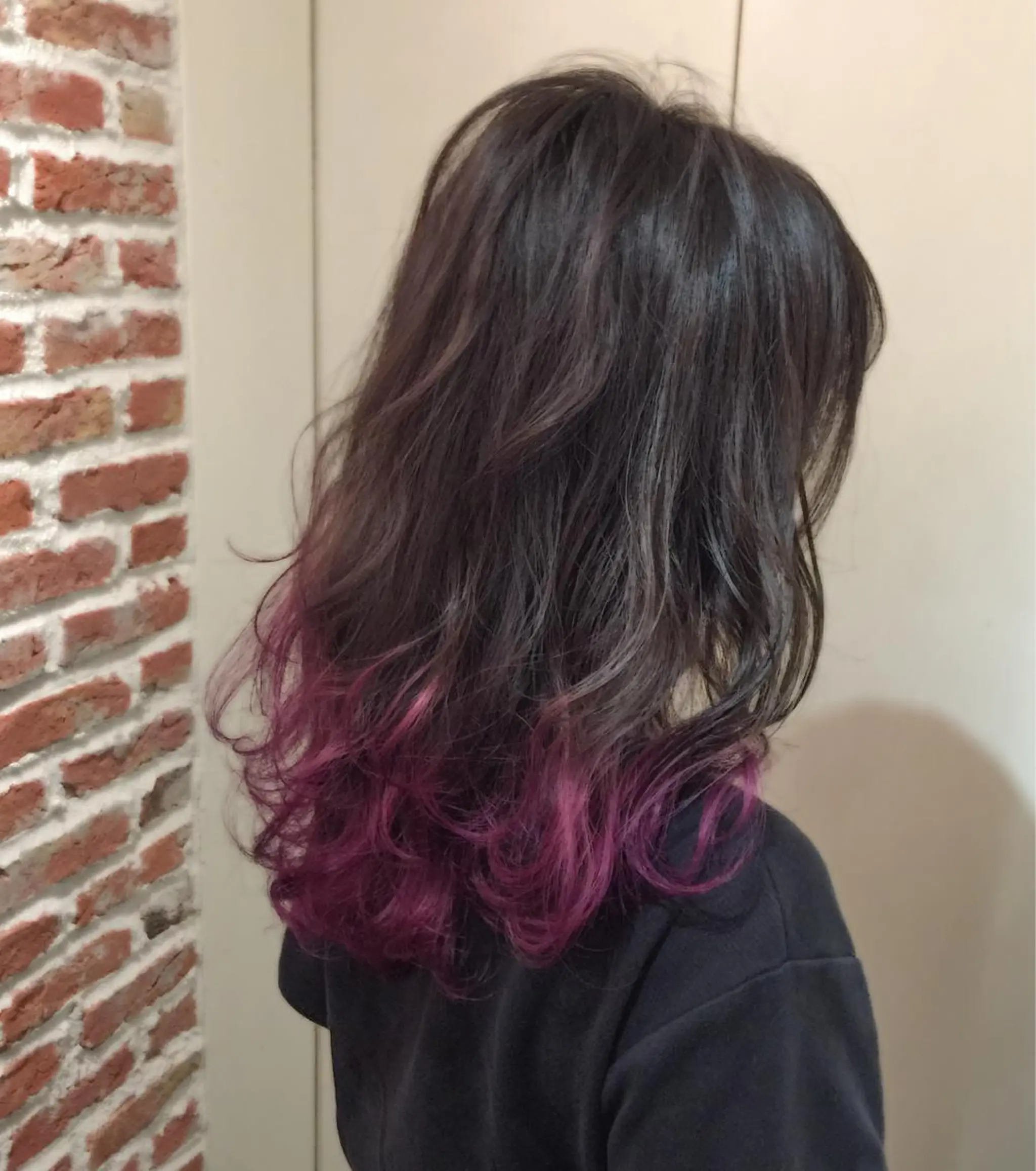 セミロング カラー グラデーションカラー パープルカラー ホワイト&レイヤーカ ットエクステ長畠俊輔のヘアスタイル