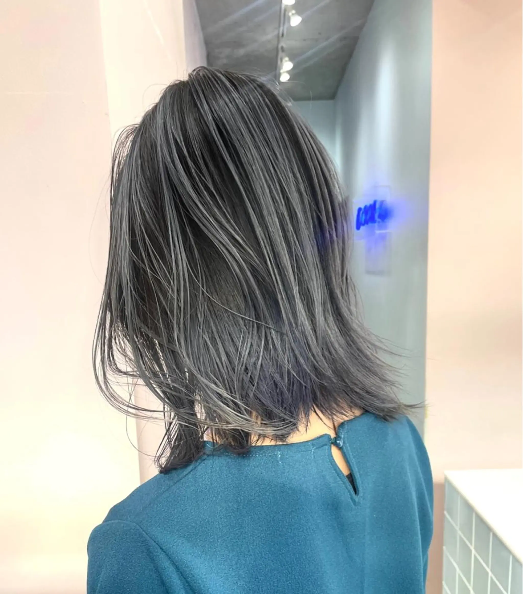 ミディアム カラー ヘアカラー トリートメント ヘアセット 艶髪 🦋CON🦋のヘアスタイル