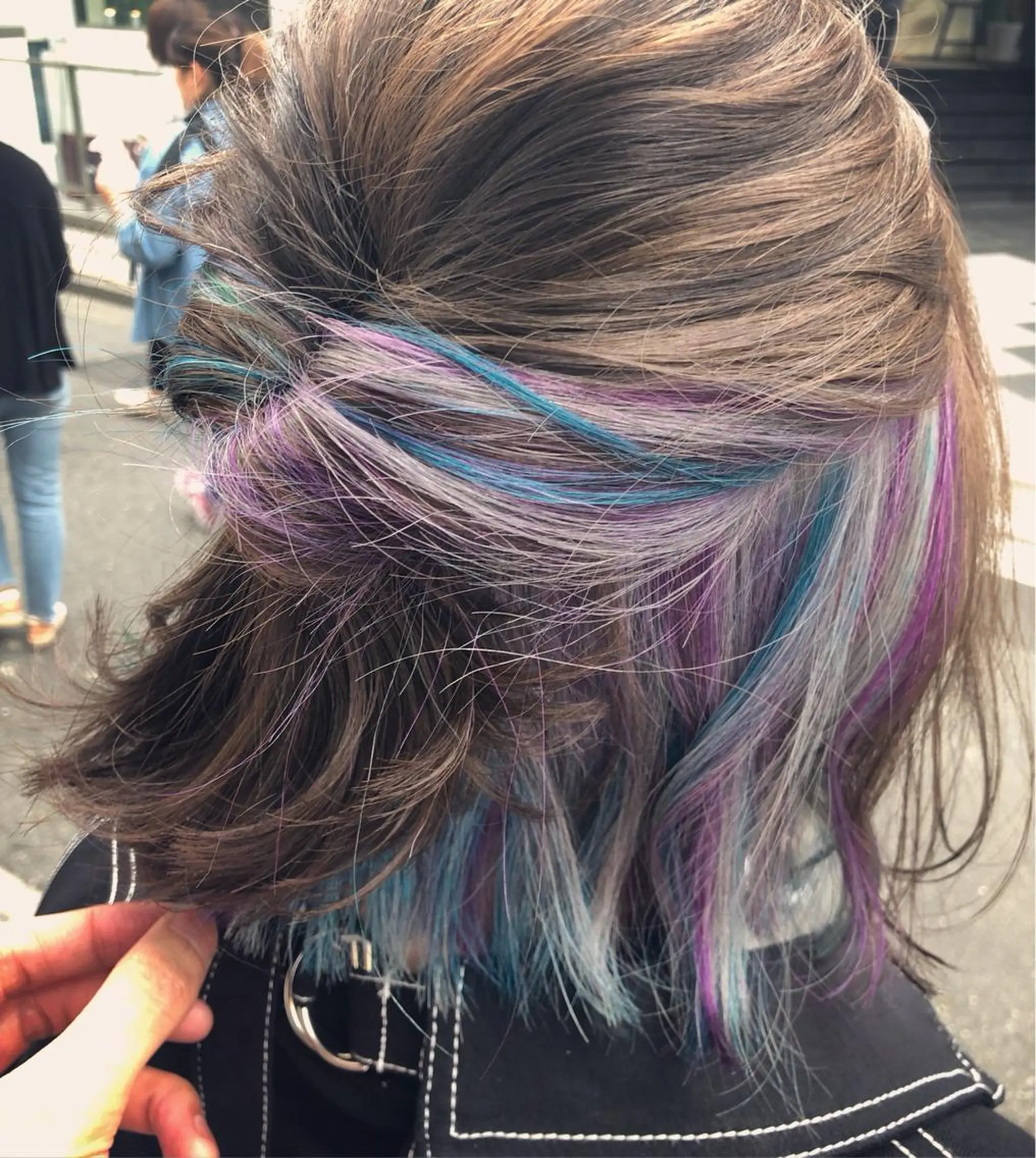 ショート カラー ヘアアレンジ アッシュ バレイヤージュ ミストバング ベージュカラー ブリーチ カット ヘアカラー トリートメント 原宿サロン代表 デザインカラー伊藤卓のヘアスタイル