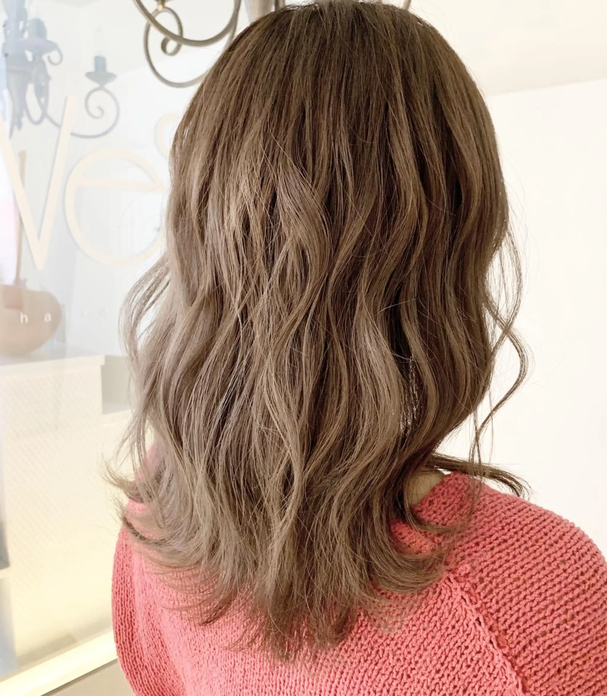 ミディアム アッシュ 渡辺 健太のヘアスタイル