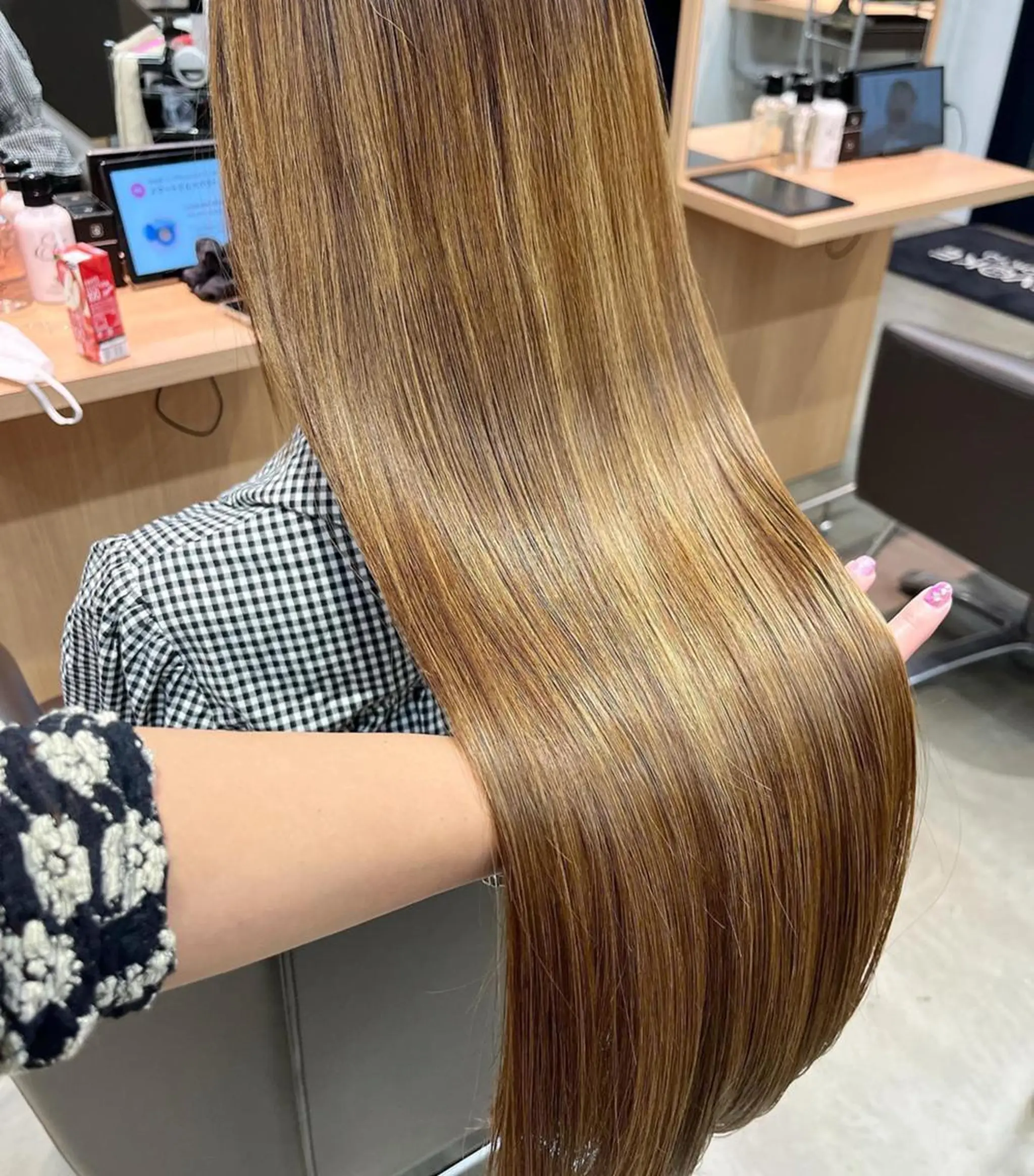 ミディアム カラー ヘアアレンジ ブリーチ ブロンド グラデーションカラー ハイライトカラー ハイトーンカラー 韓国/髪質改善💘 櫻井かれんのヘアスタイル