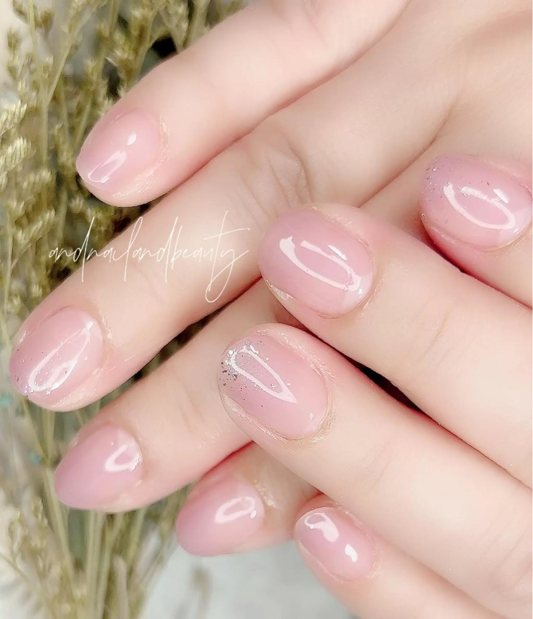 ショート ネイル 寺澤 杏咲のネイルデザイン