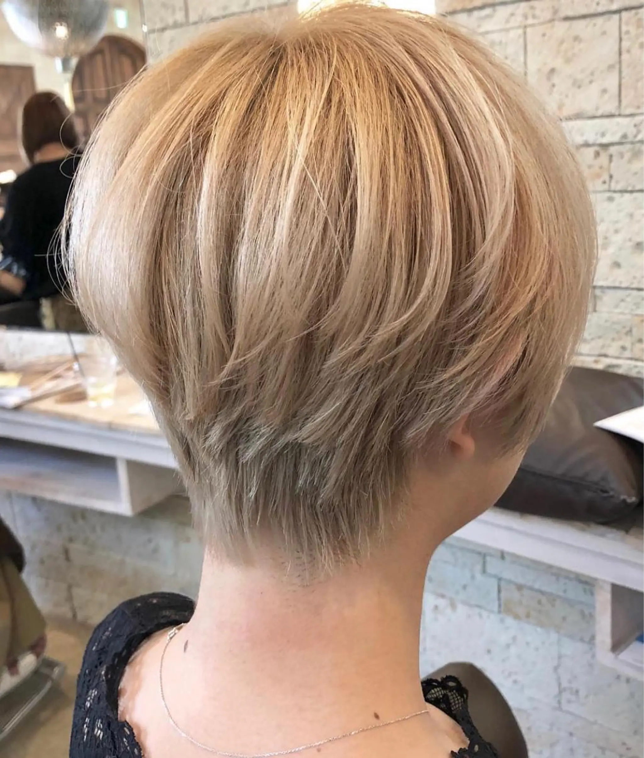 ショート カット ヘアカラー 小塚 和眞のヘアスタイル