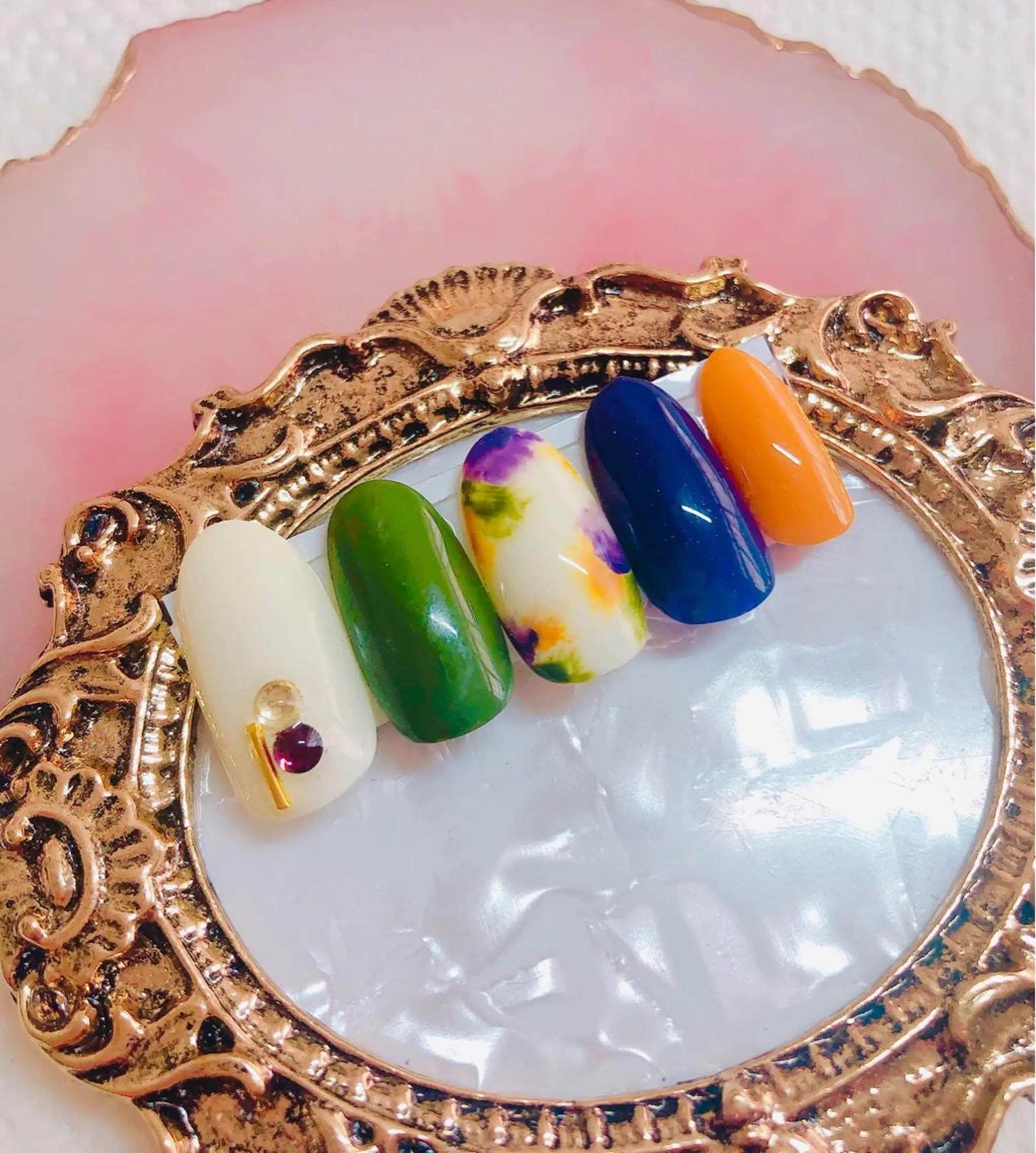 ネイル ハンドネイル CROWN プライベートサロンのネイルデザイン