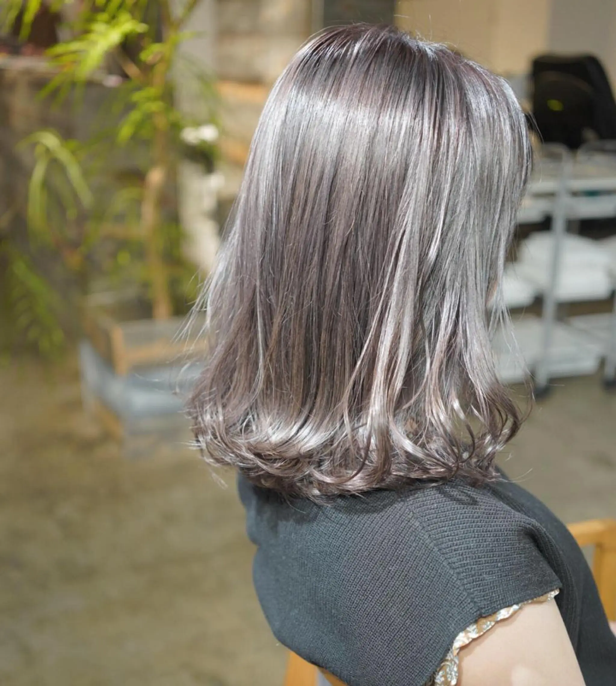 ミディアム ヘアカラー トリートメント ハイトーン/レイヤー /ケアブリーチ石川治のヘアスタイル