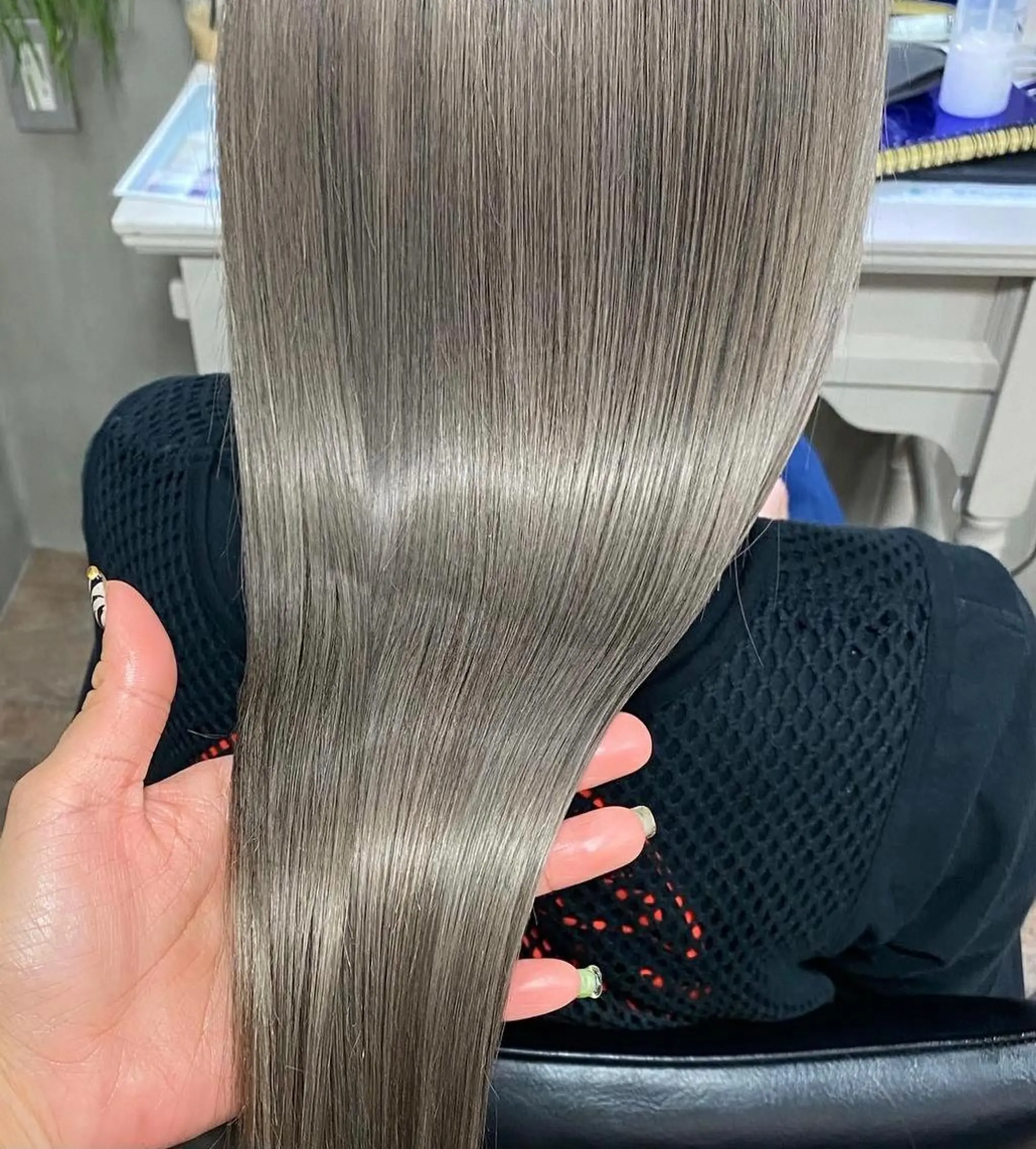 ロング カラー カット ヘアカラー 梅田ハイトーン チダ ヒナノのヘアスタイル