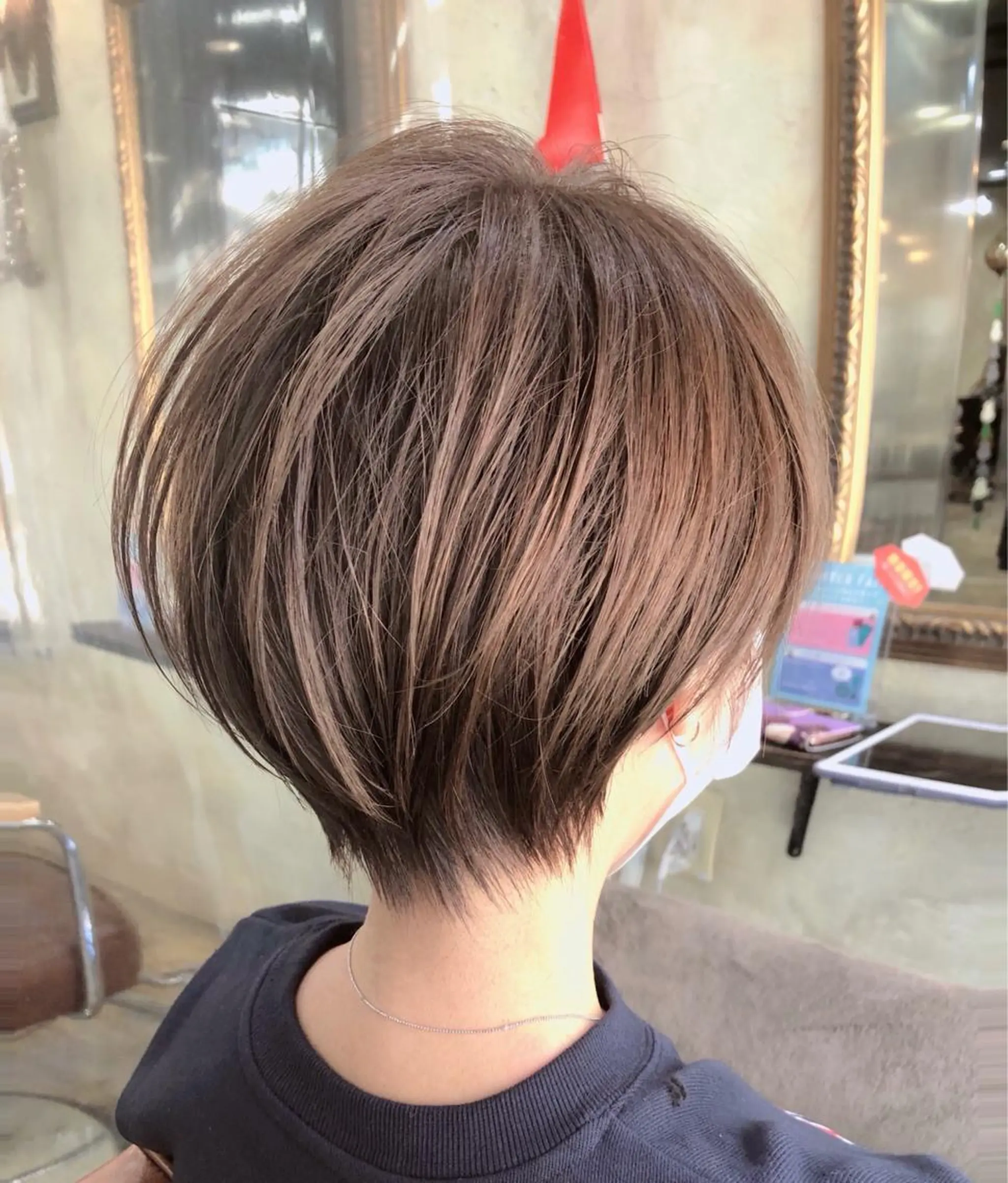 ショート カラー ネイル マツエク・マツパ ショートボブ アディクシーカラー アッシュ 束感まつ毛 ボブ 髪質改善✨ハツメイ オグ✂️のヘアスタイル