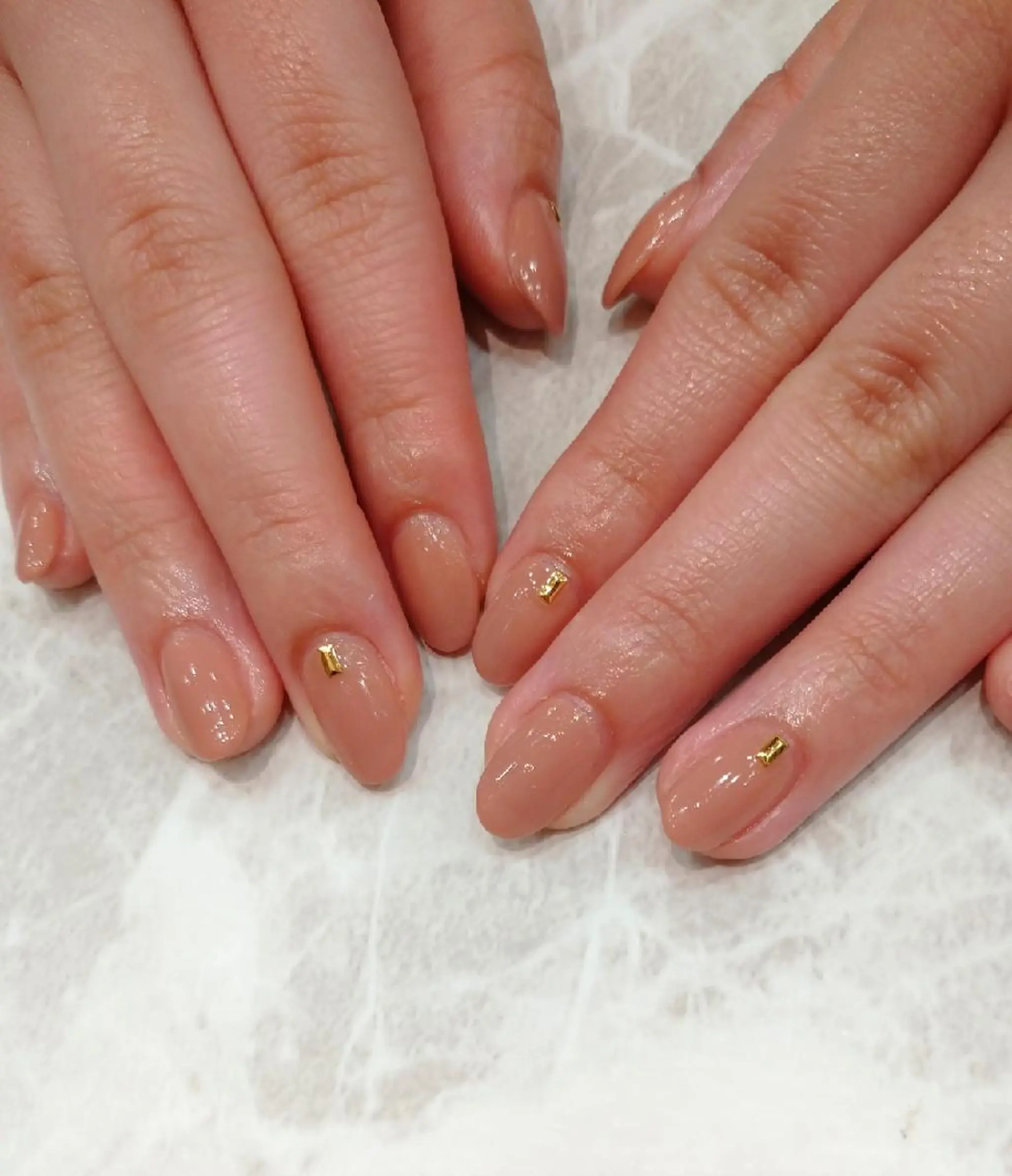 ネイル ブラウン ジェルネイル オフィスネイル ワンカラーネイル パラジェル ハンドネイル 會田 瑠衣のネイルデザイン