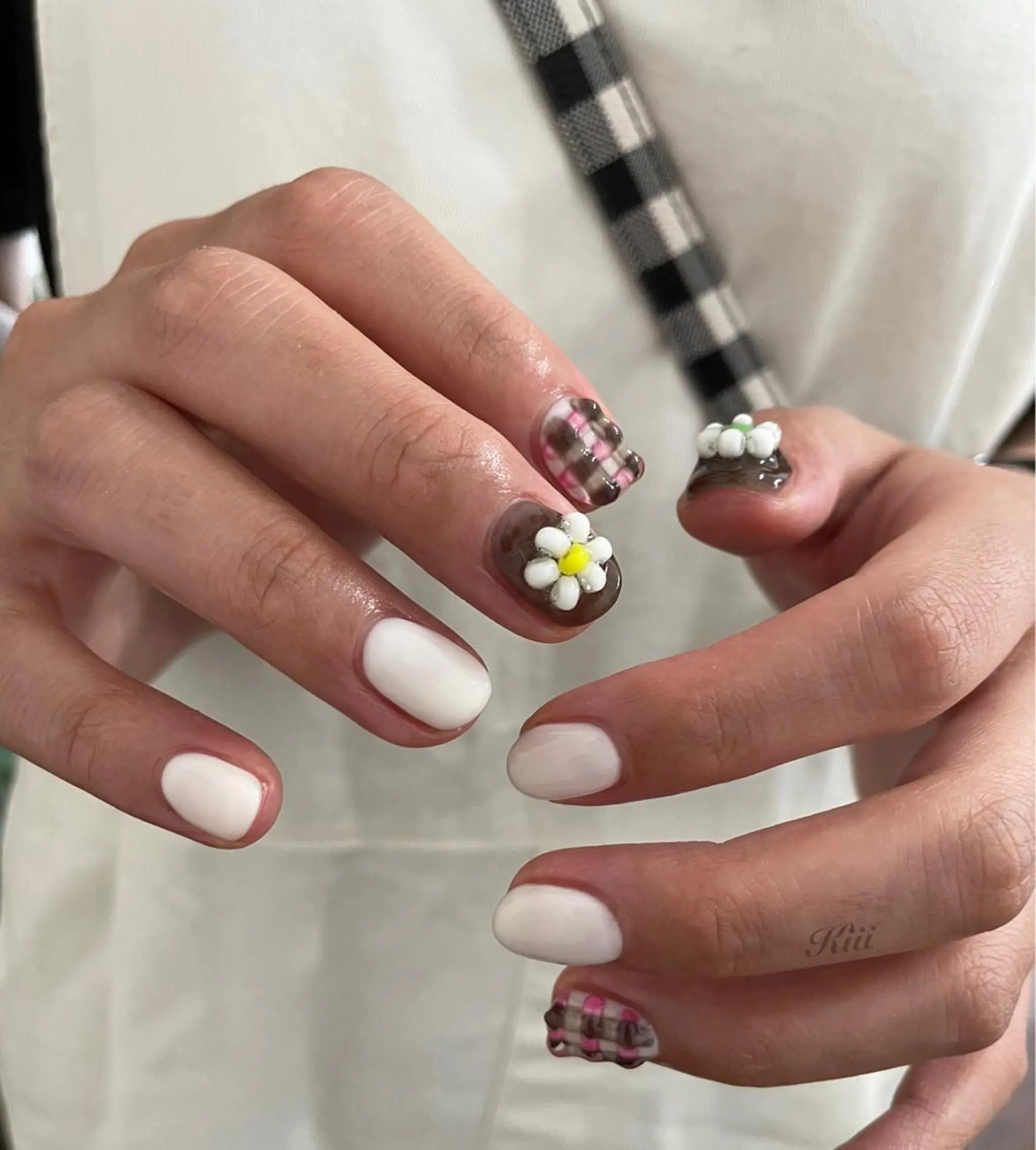 ネイル ハンドネイル フットネイル kiii.__ ✴︎*のネイルデザイン
