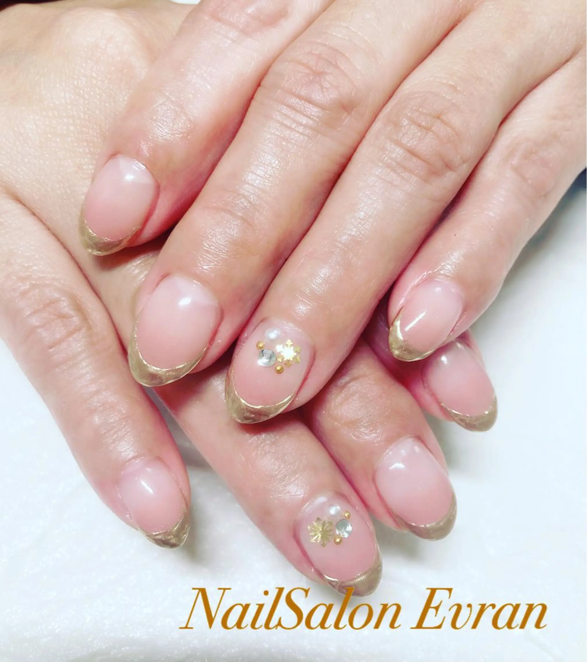ネイル フレンチネイル ミラーネイル ハンドネイル Nail salon Evranのネイルデザイン