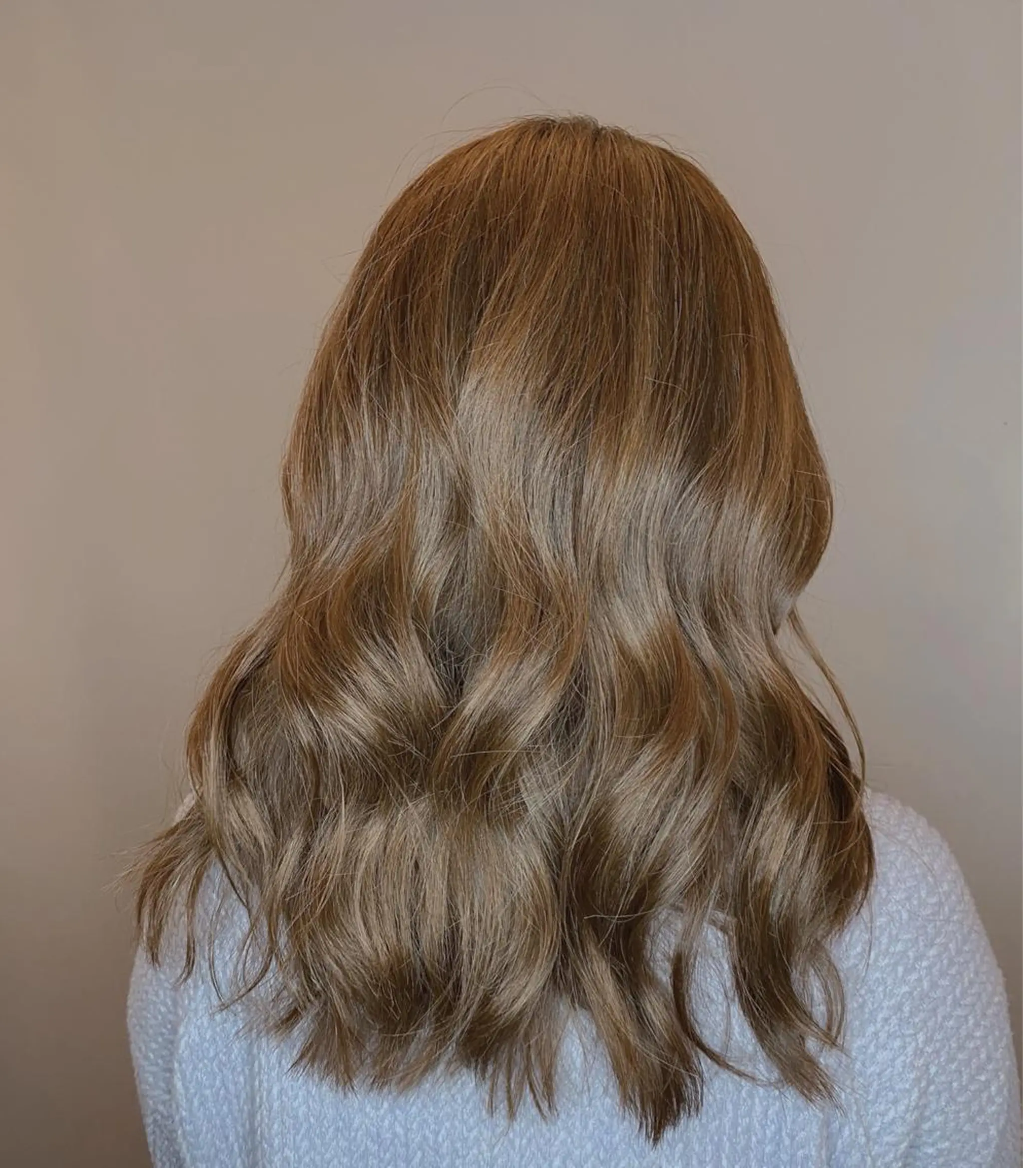 セミロング SHINKA所属・小倉 愛のヘアスタイル