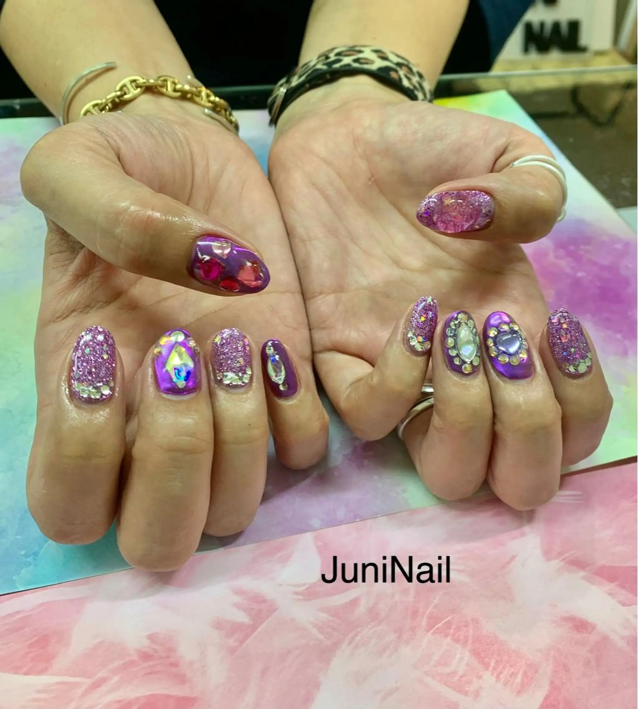 ネイル オーロラネイル クリアネイル フラッシュネイル フレンチネイル 氷ネイル・うるうるネイル ハンドネイル JuniNail 주니네일🇰🇷suのネイルデザイン