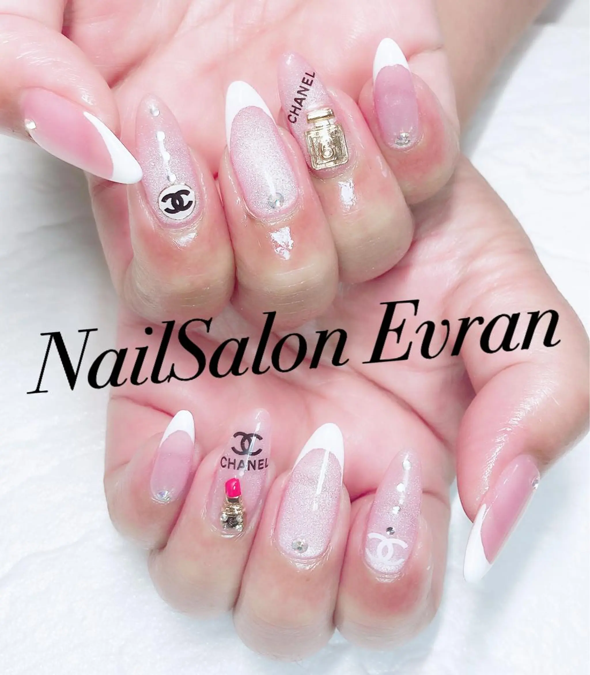 ネイル フレンチネイル マグネットネイル 持ち込み Nail salon Evranのネイルデザイン