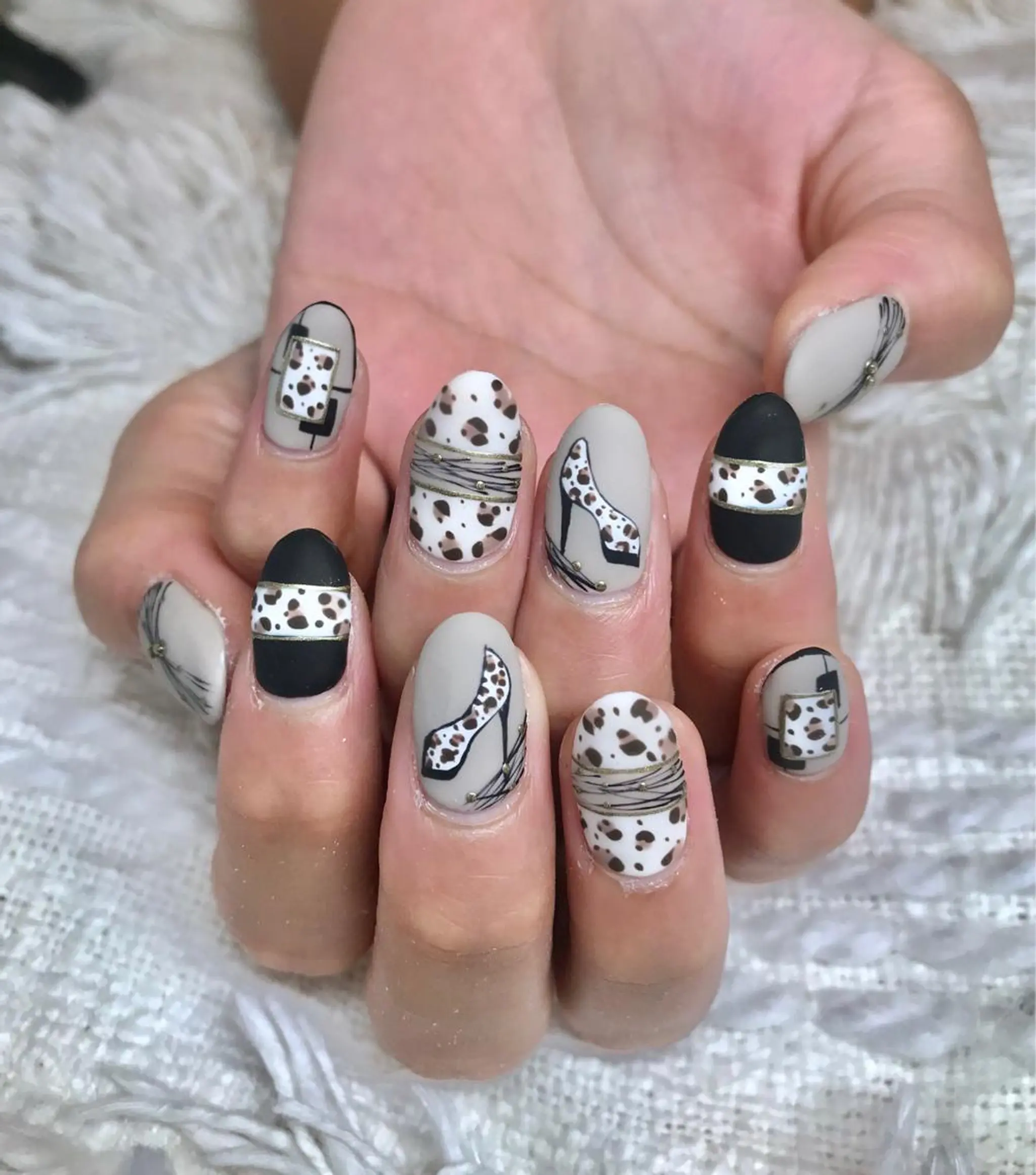 ミディアム カラー ネイル アニマル柄 マットネイル ハンドネイル ハンドケア nail&eye Aoのマツエク・マツパデザイン