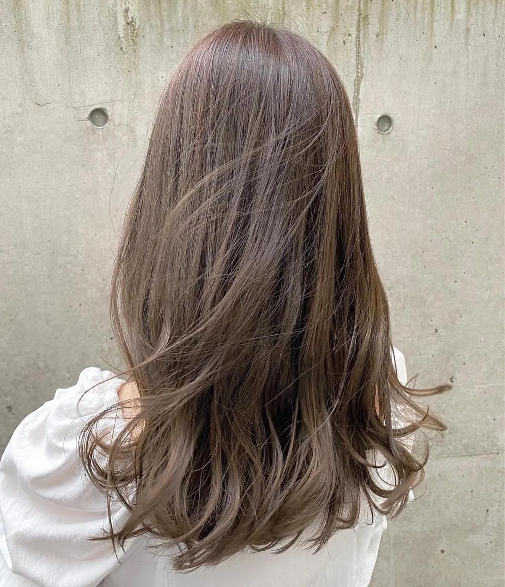 ミディアム ヘアカラー トリートメント レイヤーカット /透明感カラー西田のヘアスタイル