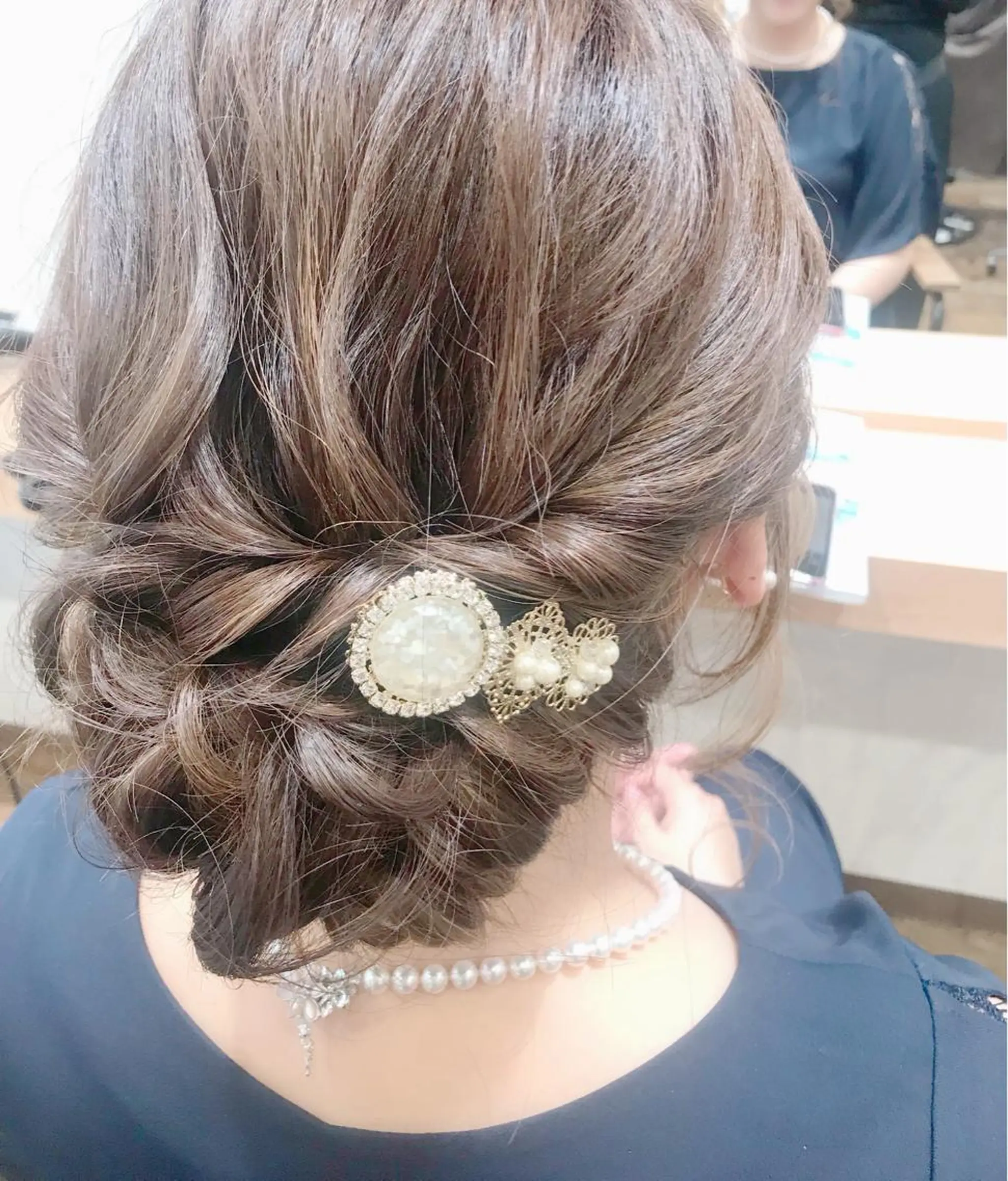 ミディアム ヘアアレンジ ローシニヨン ヘアセット GRANLUSSO 〜グランルッソ駅前店所属・木口 嘉美のヘアスタイル