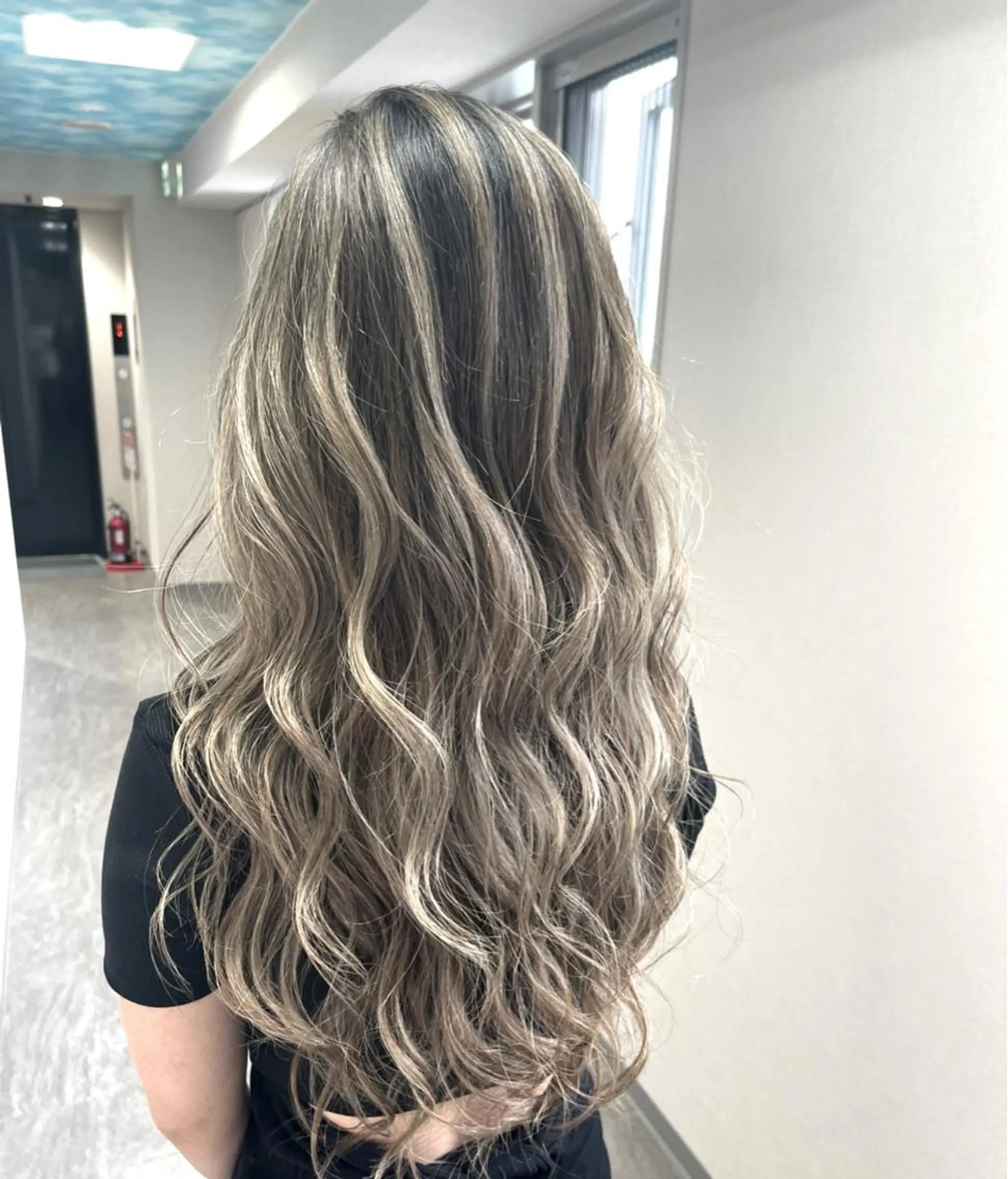 ロング カラー グラデーションカラー ハイライトカラー ハイライト カット ヘアカラー トリートメント 松井那津子 /ハイライトブリーチのヘアスタイル