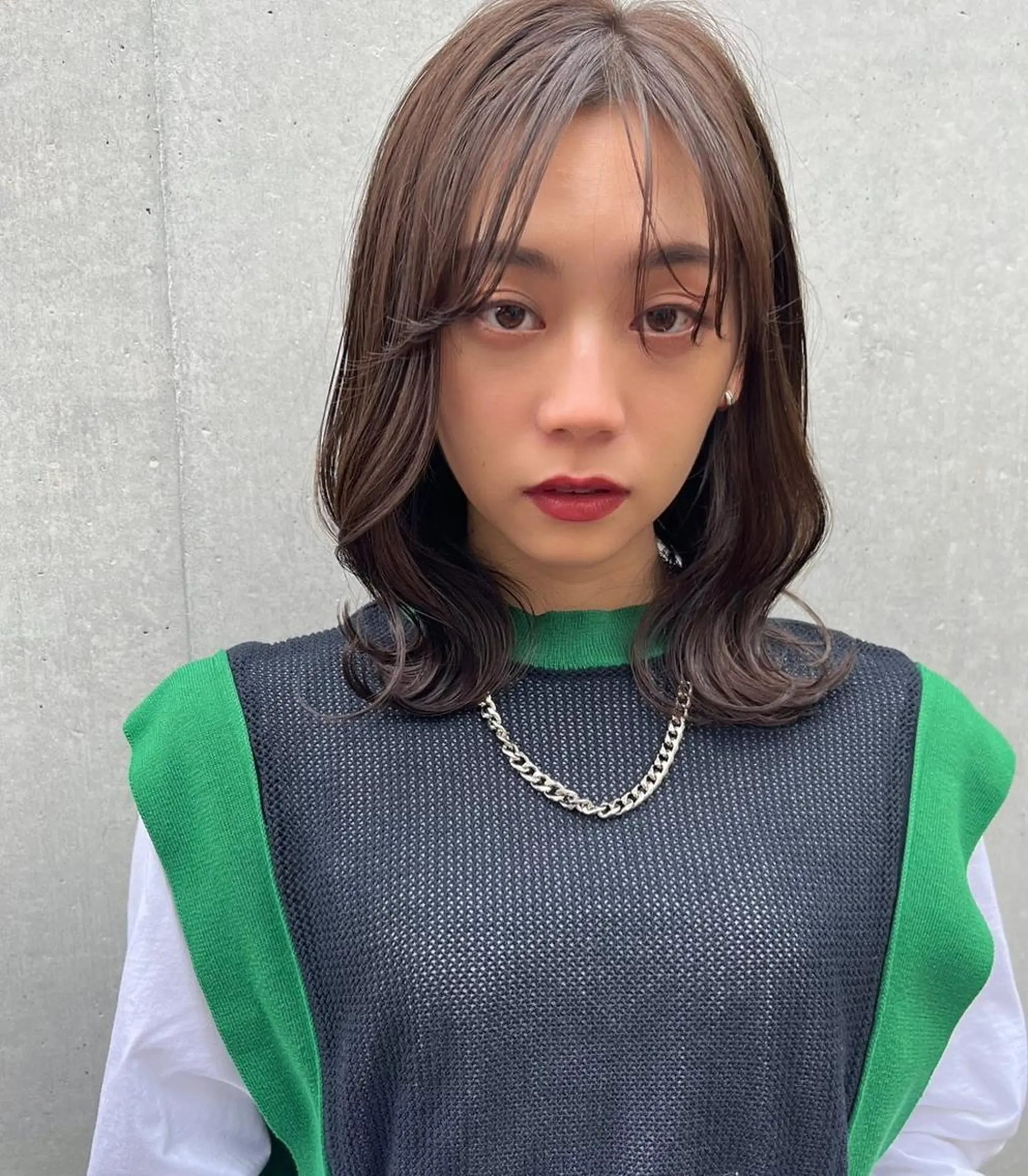 ミディアム カラー ヘアアレンジ ハイライトカラー ハイトーンカラー くびれヘア くせ毛 ハイライト 韓国/髪質改善💘 櫻井かれんのヘアスタイル