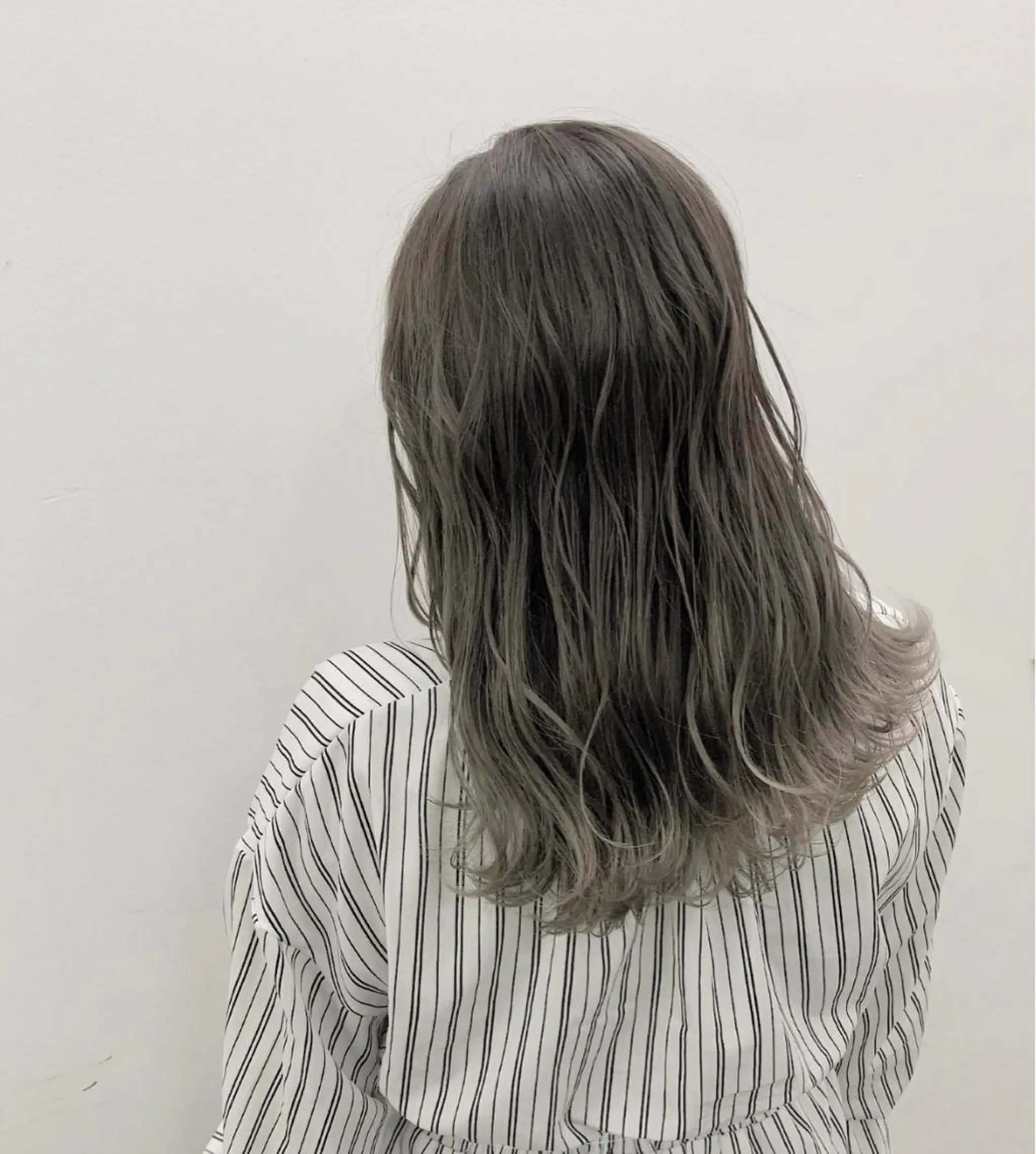 ロング カラー ブリーチソムリエ認定 梅田茶屋町Eir辻のヘアスタイル