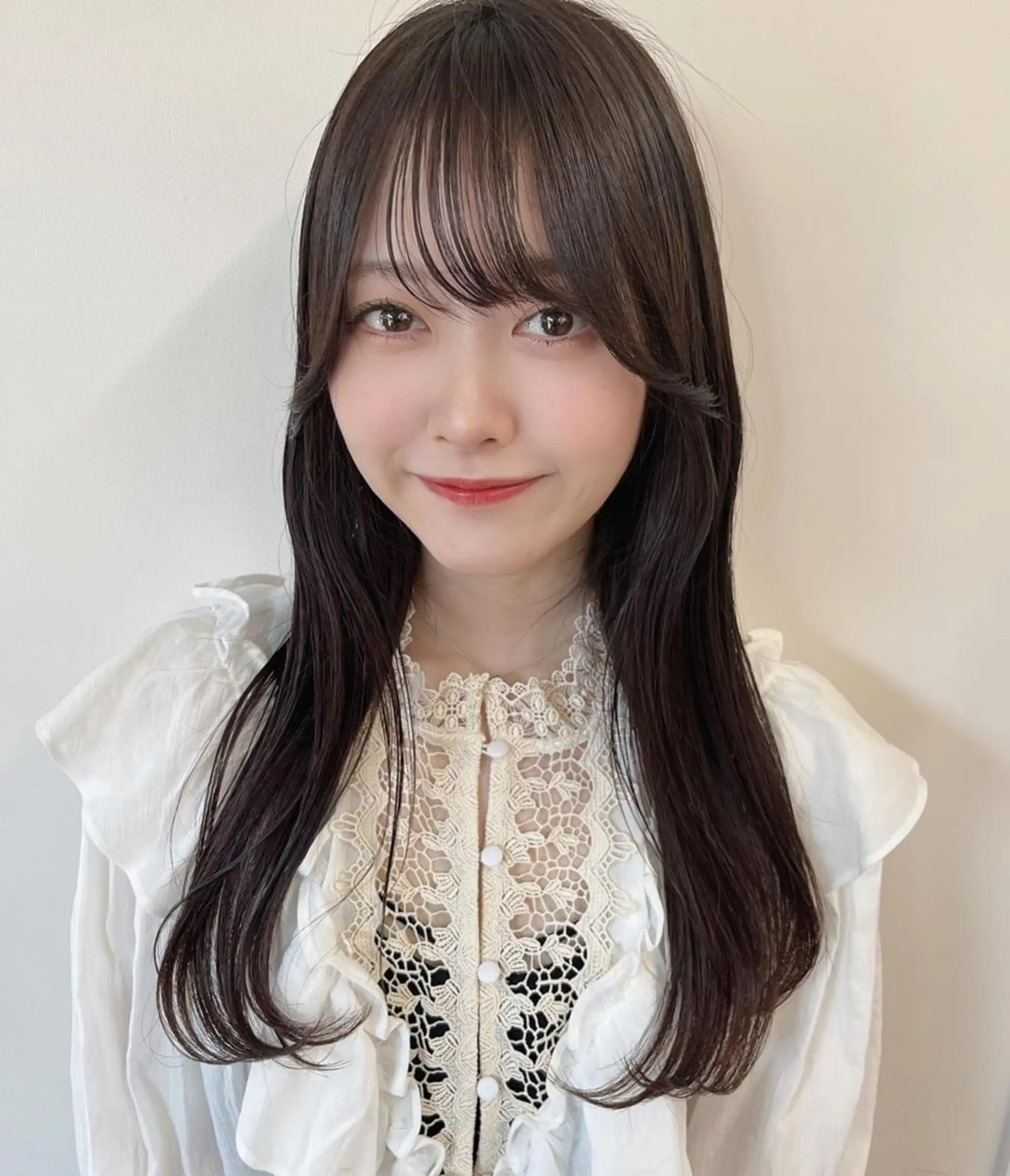 ミディアム カラー ヘアアレンジ 黒髪 ハイライトカラー くせ毛 顔まわりレイヤー ハイライト 韓国/髪質改善💘 櫻井かれんのヘアスタイル