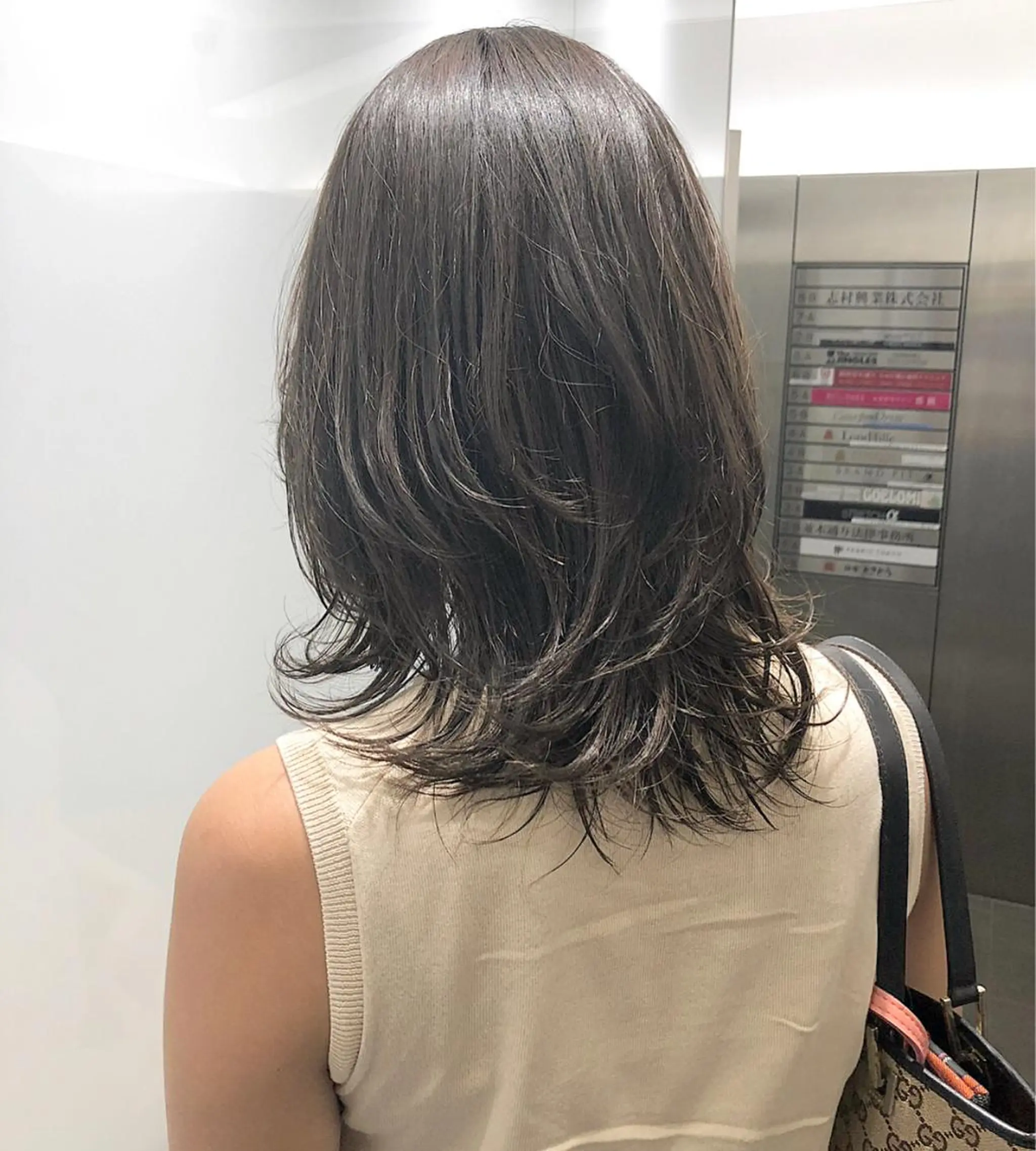 セミロング ハイライト レイヤーカット salowin 原宿 aroa所属・韓国／ハッシュカット ／透明感カラー／金野のヘアスタイル