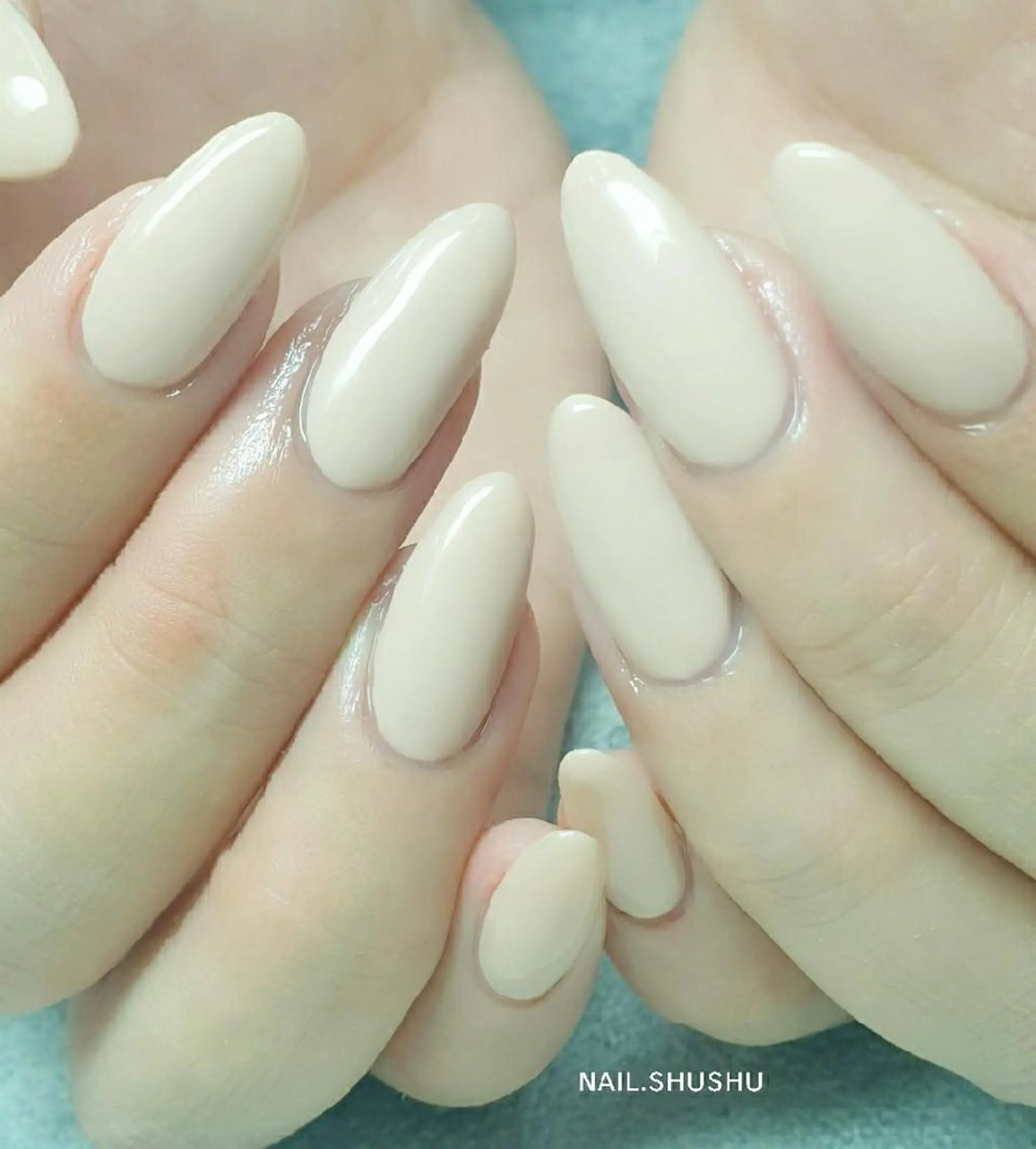 ネイル ワンカラーネイル 3dパーツ/流行り 👧shushu❤️のネイルデザイン