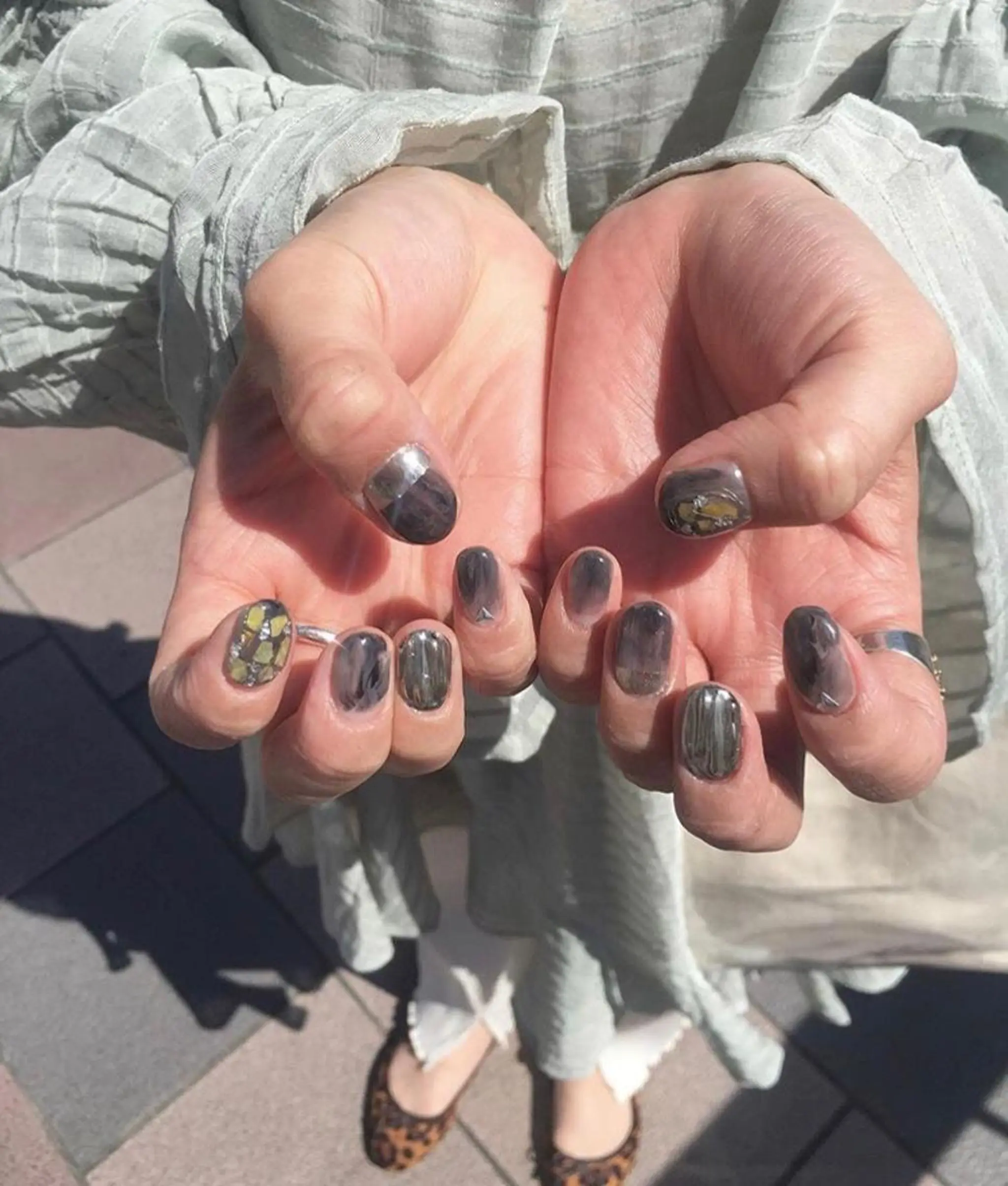 ネイル ミラーネイル ニュアンスネイル ハンドネイル ëmma nail_ by chulaのネイルデザイン