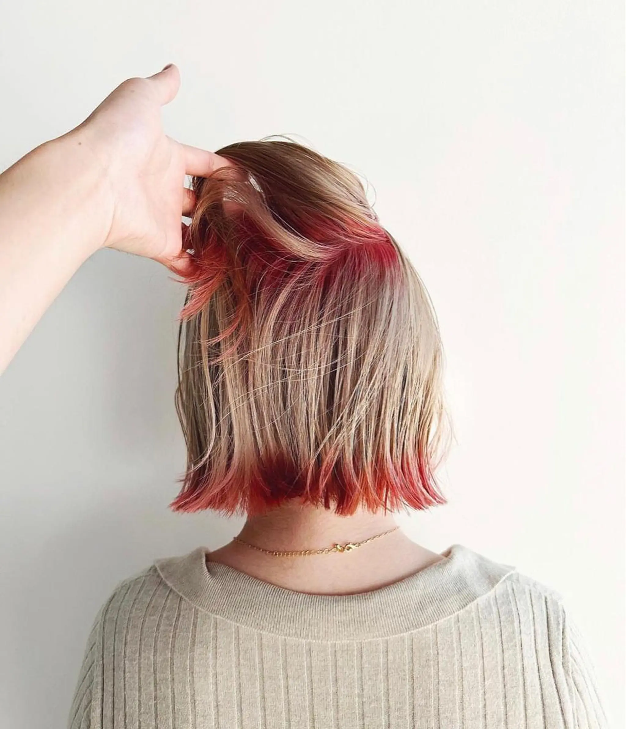 ミディアム コウ チホウのヘアスタイル