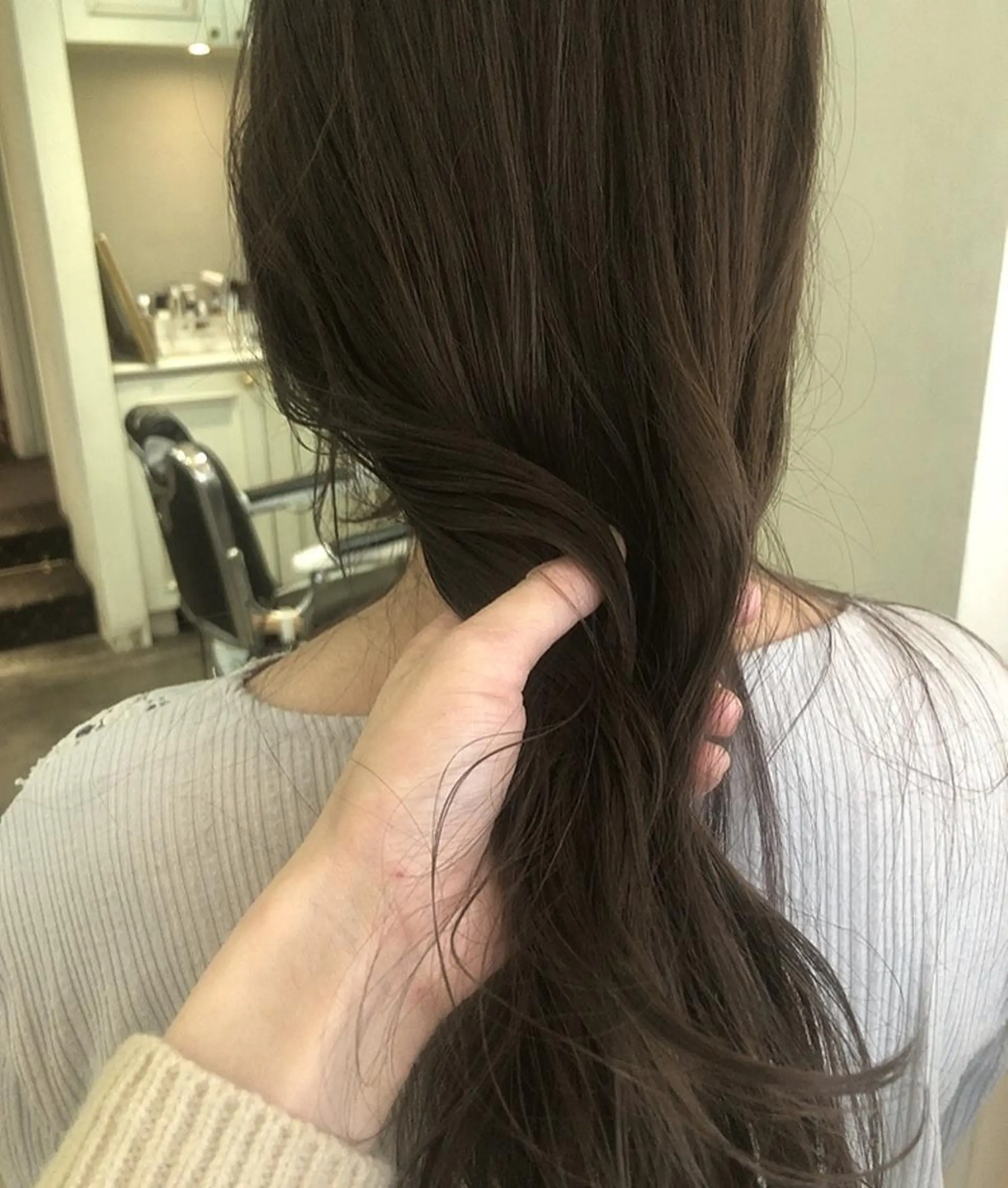 セミロング カラー ブリーチ 透明感カラー ブリーチなしカラー classic 新横浜所属・大人girly🛋️ 🤍yukakoのヘアスタイル