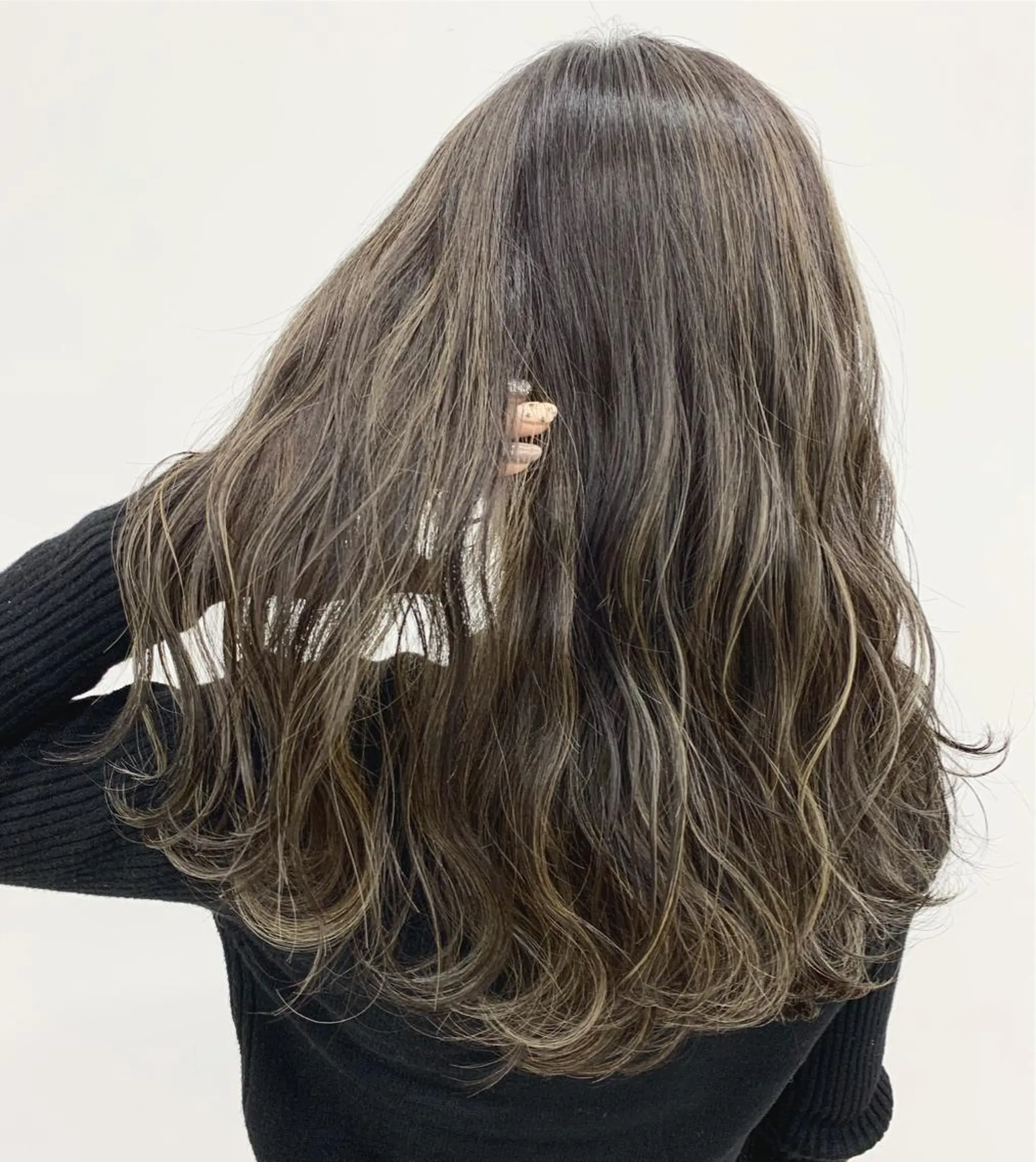 セミロング ハイライト BOTANIUM by Rr SALON所属・山田 絵里菜のヘアスタイル