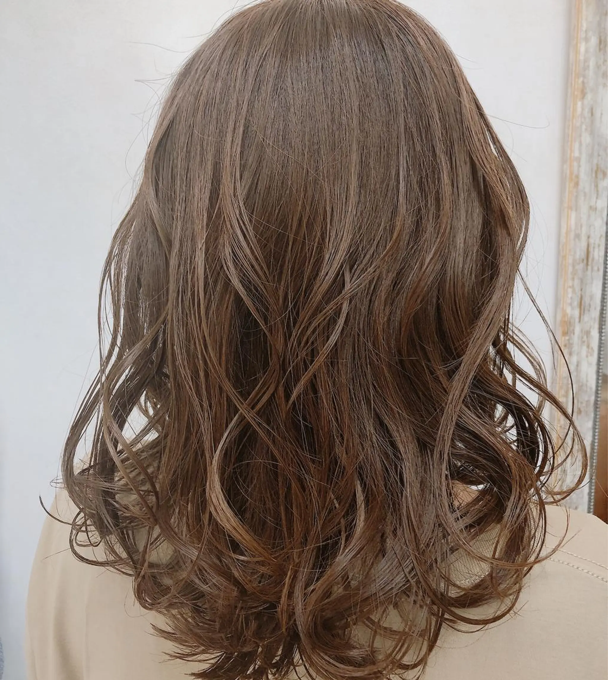 セミロング カラー ベージュカラー モカベージュ TOWA 野村　コウダイのヘアスタイル