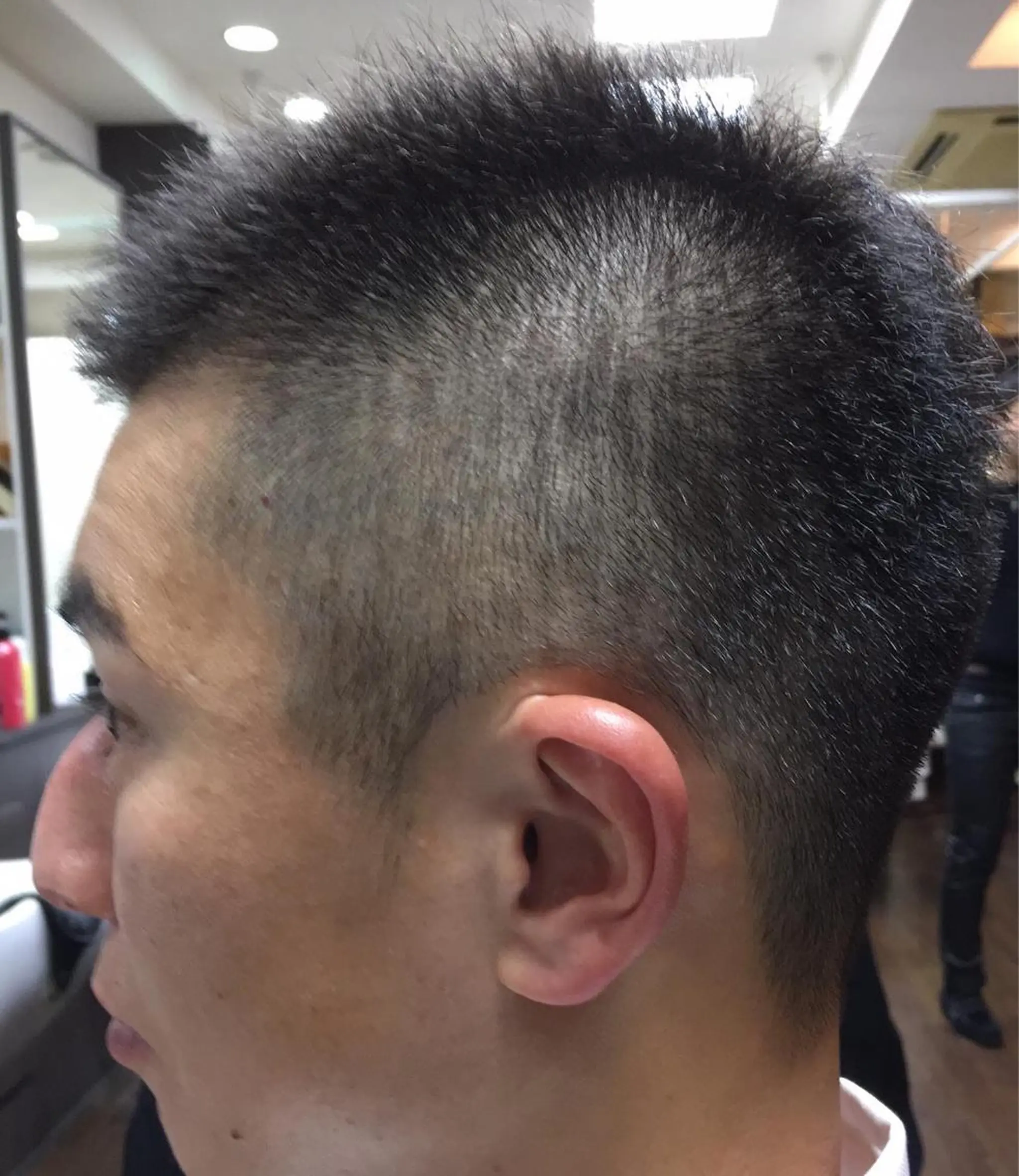 ショート メンズ カット 銀座バルビエグラン 角田雅樹（夜限定）のヘアスタイル