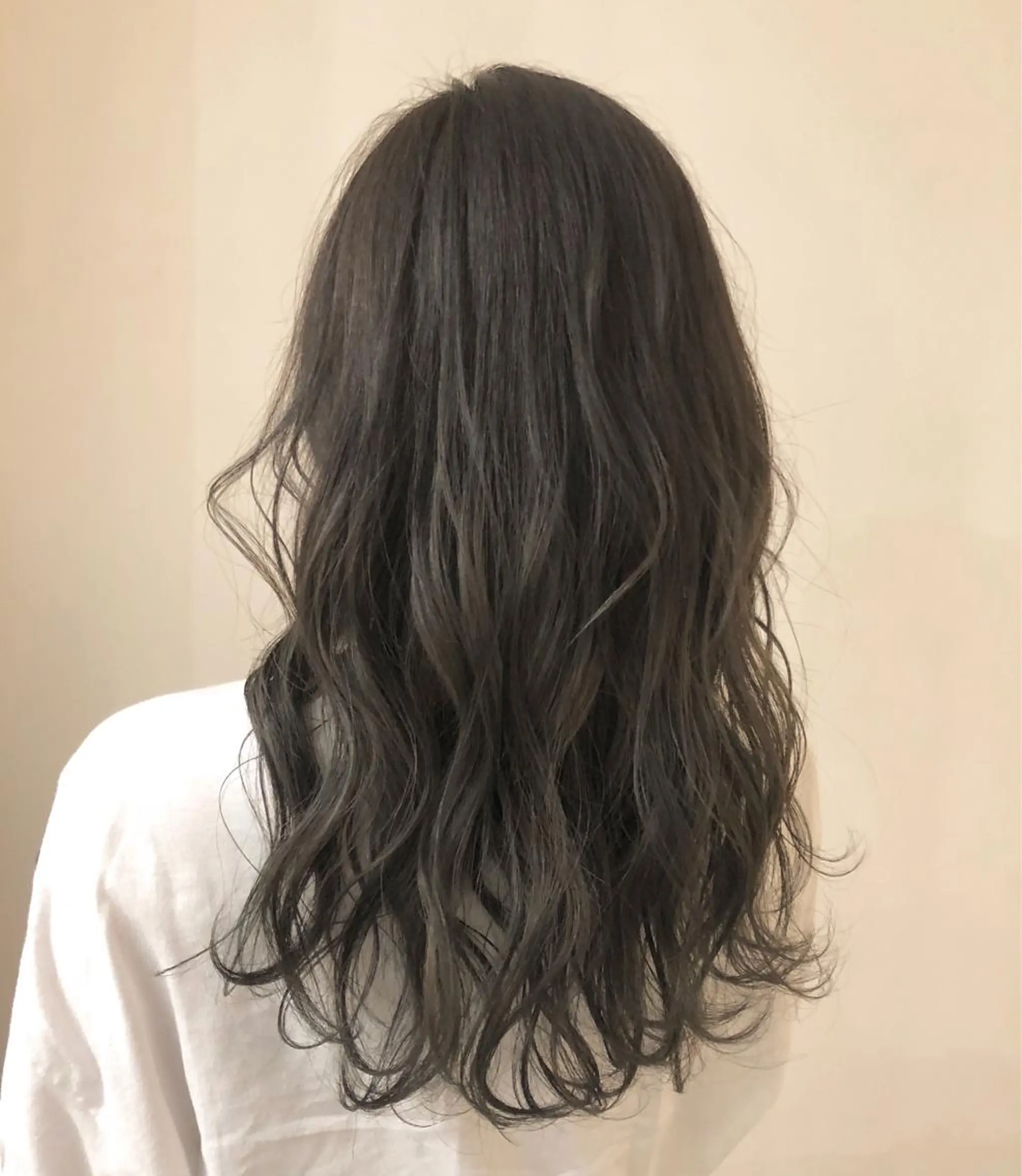 ロング ヘアカラー トリートメント 鈴木 奈波のヘアスタイル