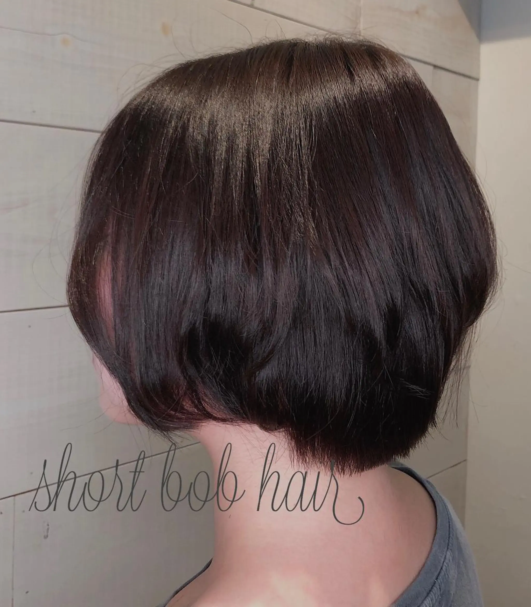 ショート カラー 中村 玲のヘアスタイル