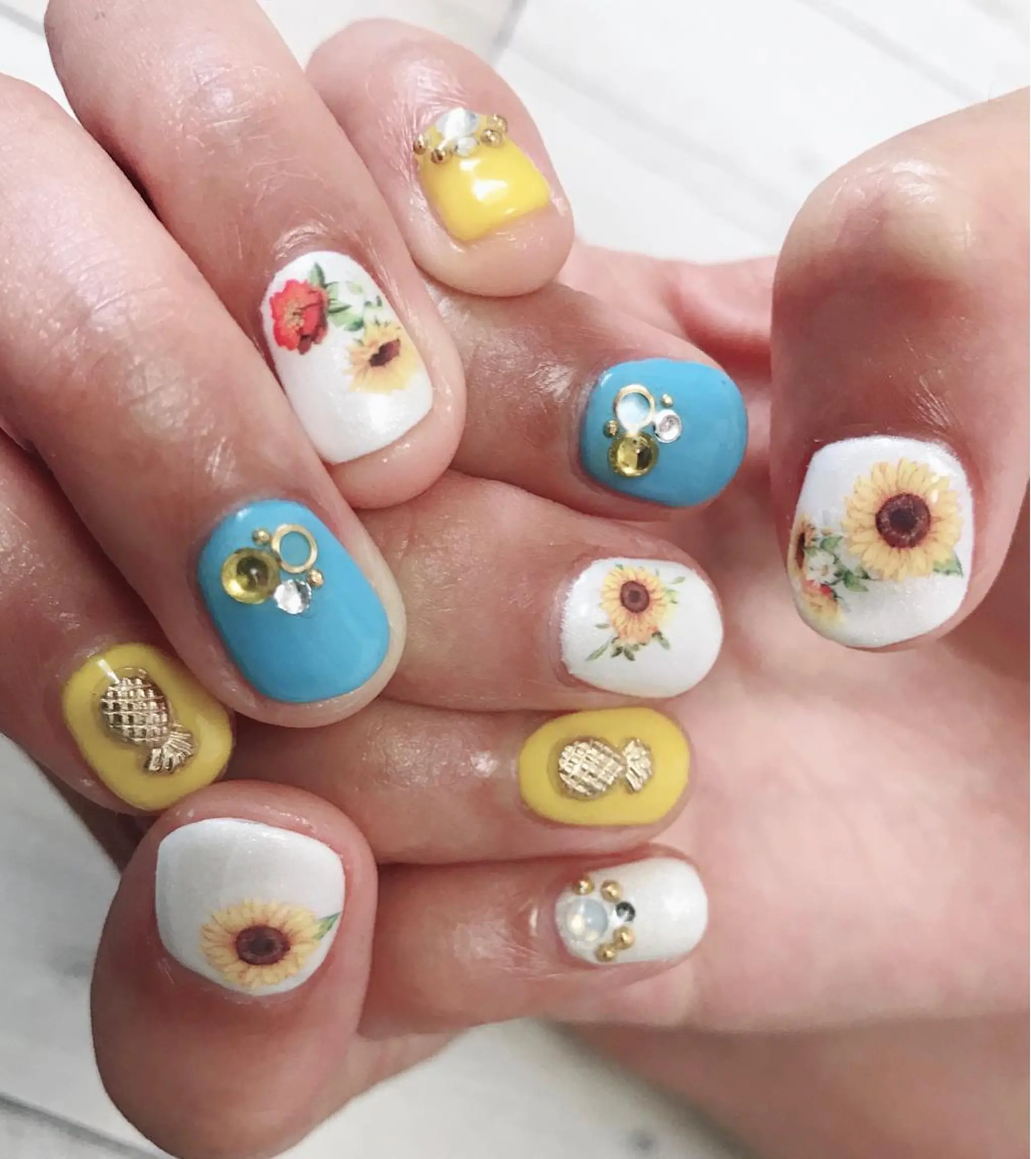 ネイル ストーンネイル nico.nico.mark NAIL所属・小林 梓のエステ・リラクイメージ