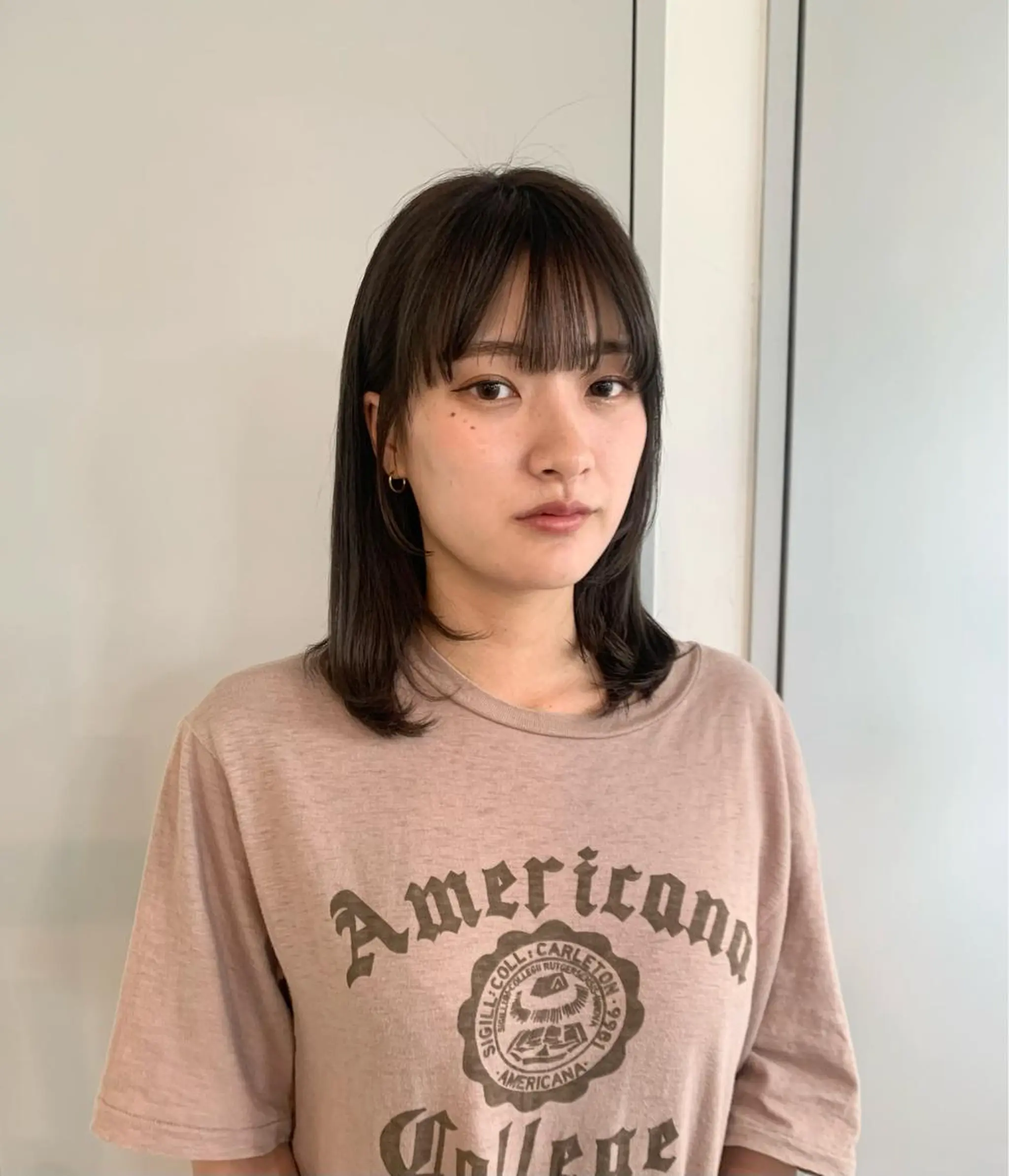 ミディアム 顔まわりレイヤー レイヤーカット カット ヘアカラー FERIA 池田 比嘉あゆ美のヘアスタイル