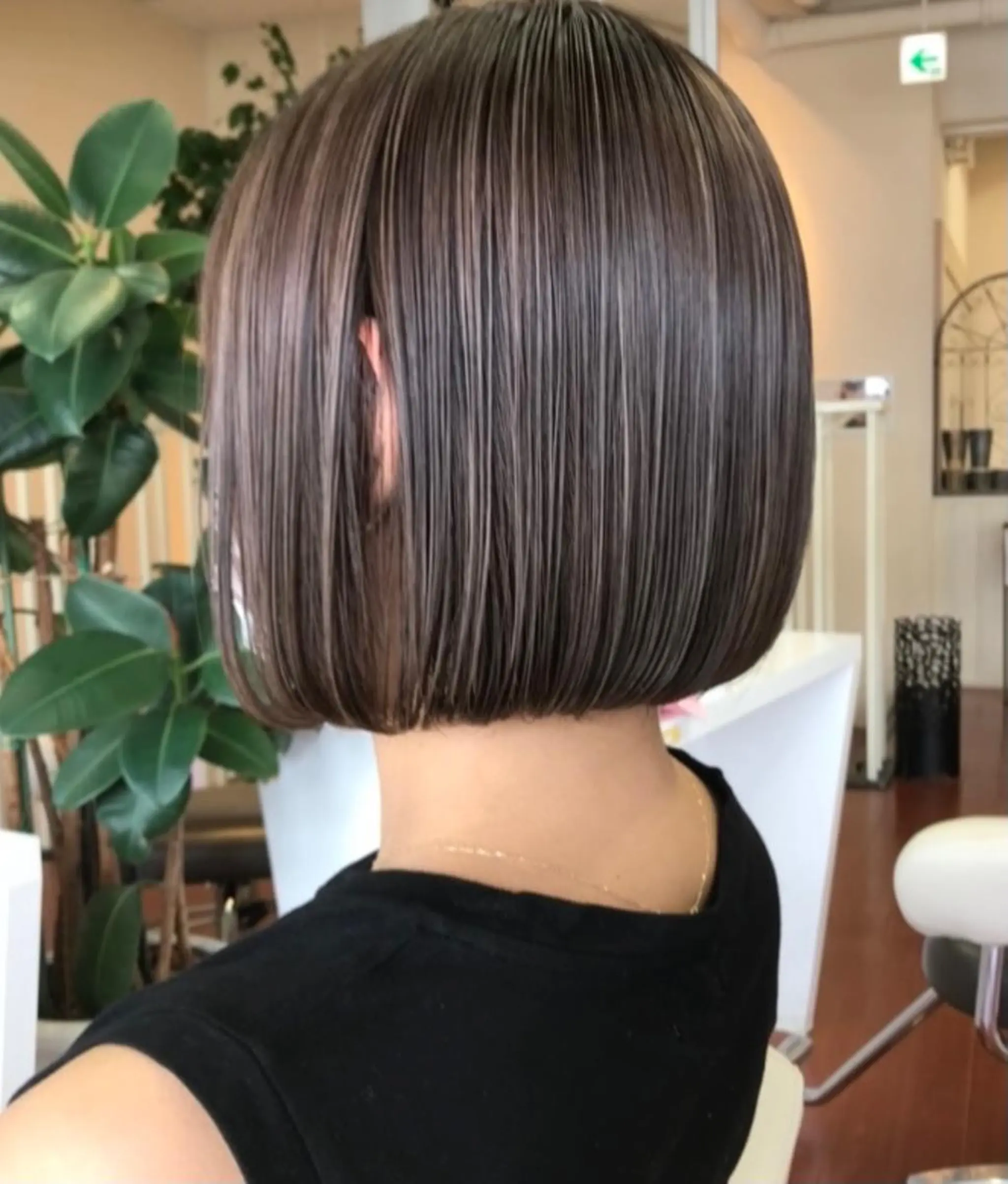 ミディアム カラー ハイライトカラー ボブ ハイライト カット ヘアカラー ヘッドスパ ヨシダ トオルのヘアスタイル