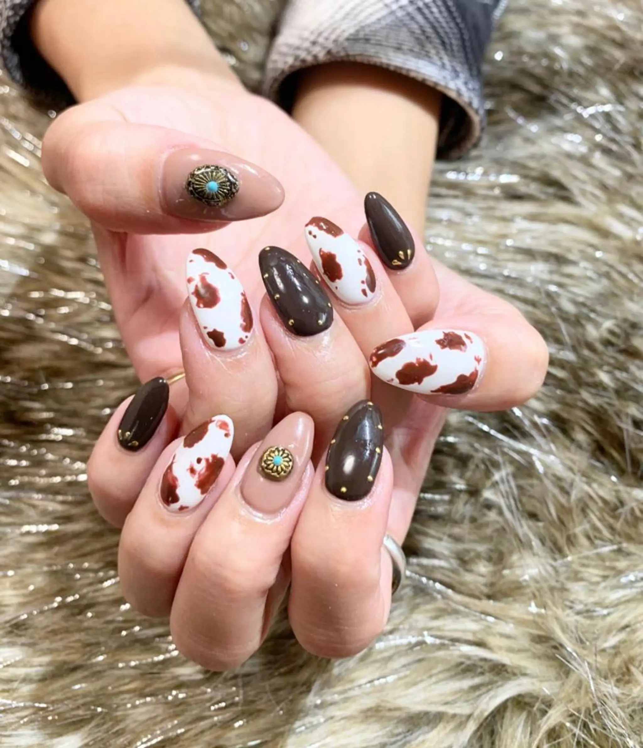 ネイル ハンドネイル ハンドケア 🌙都岡 ムーンネイルのネイルデザイン