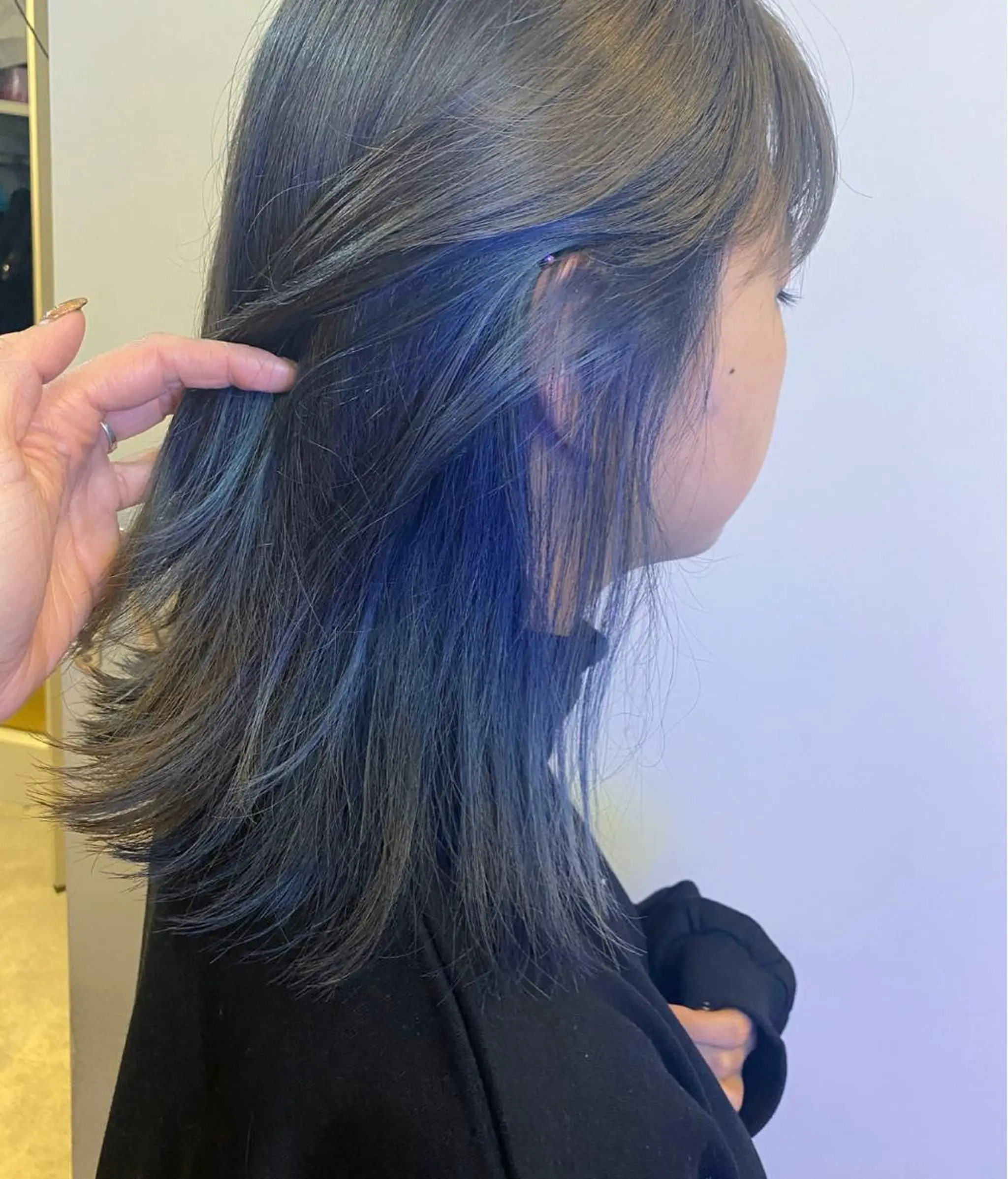 ミディアム カラー インナーカラー ネイビーカラー カット ヘアカラー トリートメント scene.池袋所属・scene. haraのヘアスタイル