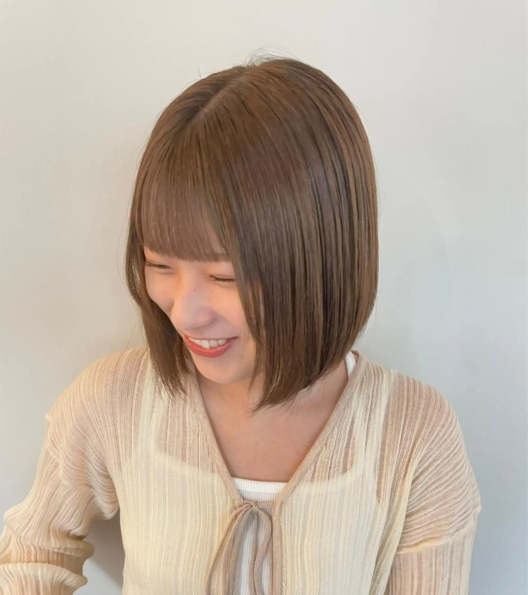 カラー ベージュカラー ブリーチ ミルクティーベージュ ブリーチなしカラー ボブ 韓国ナチュラル・ ベージュ/落合夏希のヘアスタイル