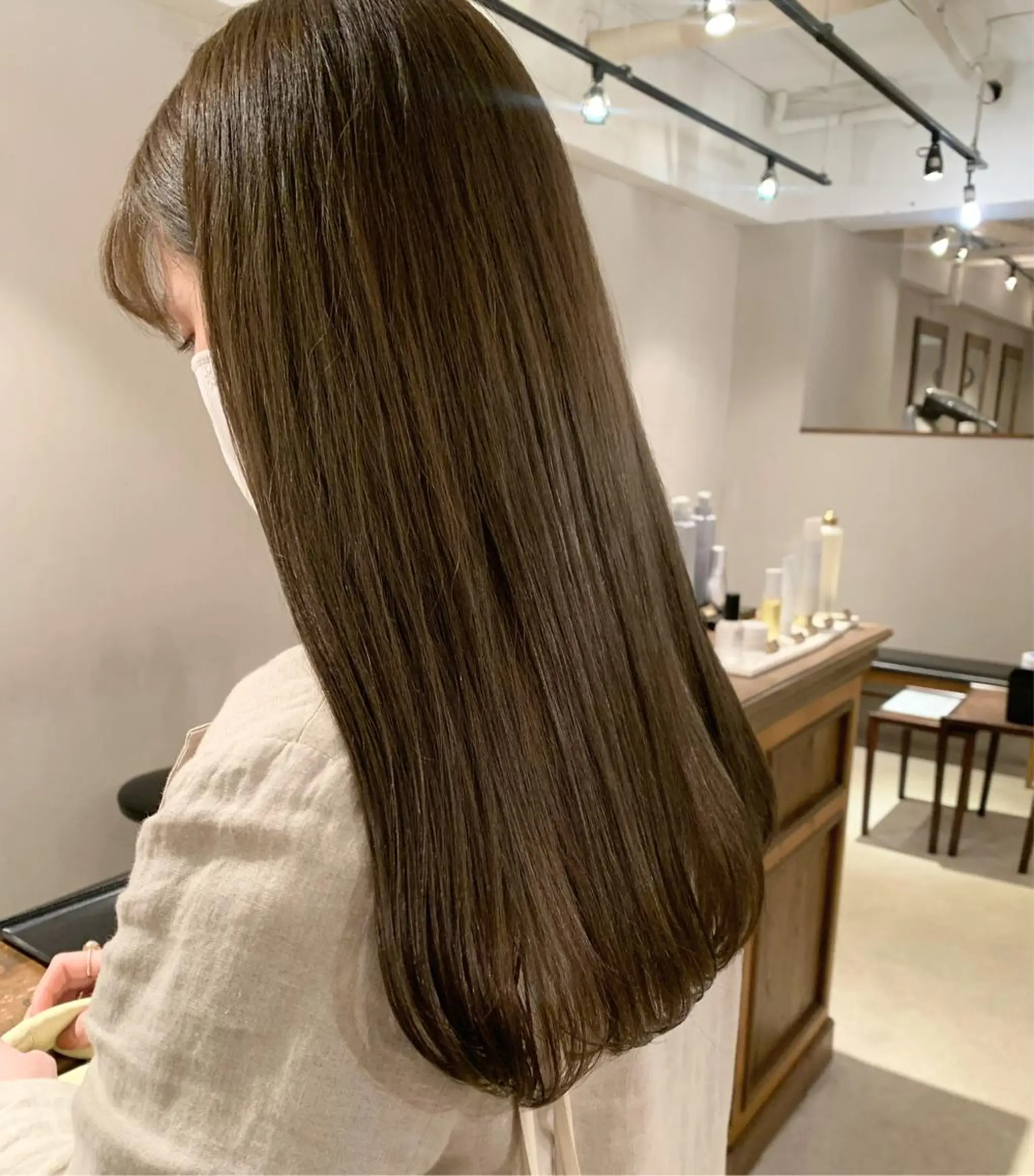 ロング カラー 透明感/オリーブ/ グレージュ/YUKAのヘアスタイル