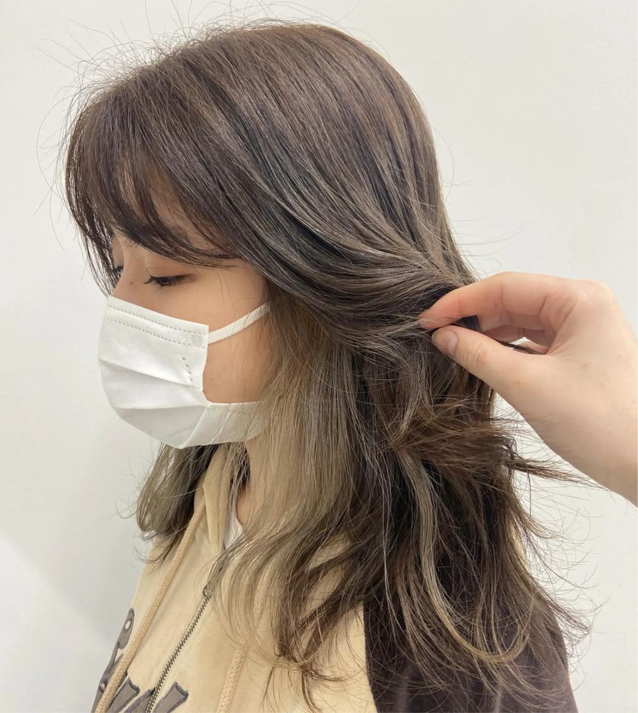 カラー ベージュカラー ブリーチ ホワイトベージュ 韓国レイヤー/ヘア カラー🎀ayamiのヘアスタイル