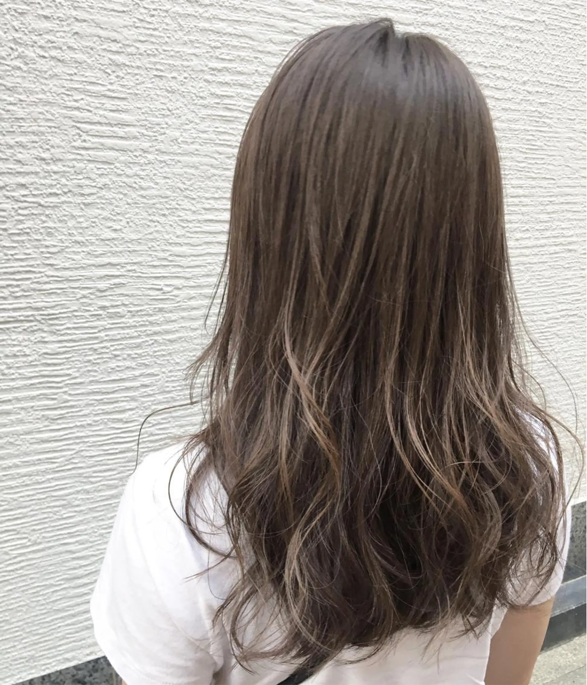 セミロング カラー OFF YUYAのヘアスタイル