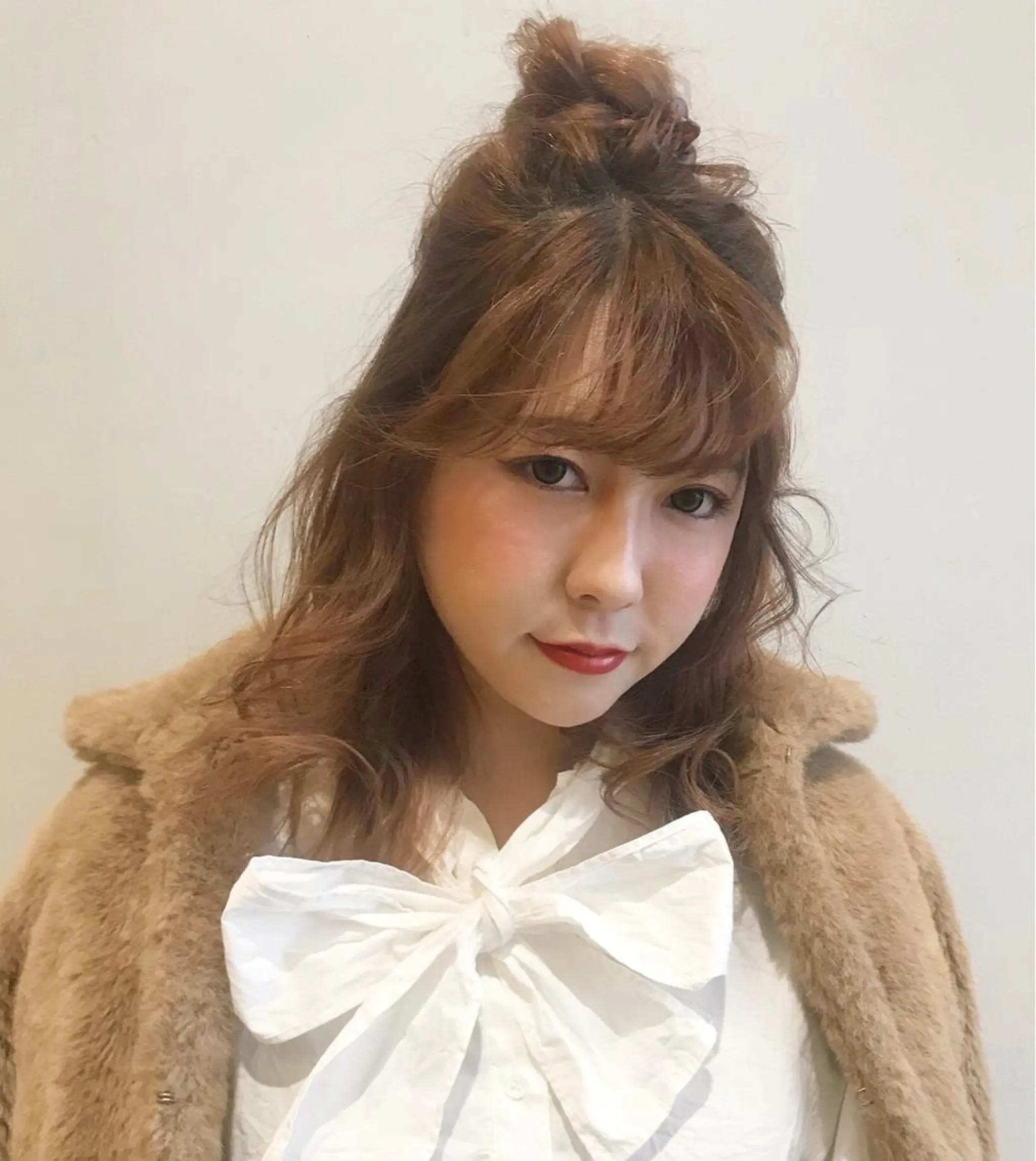 セミロング ブリーチなしカラー ダブルカラーエクステのヘアスタイル