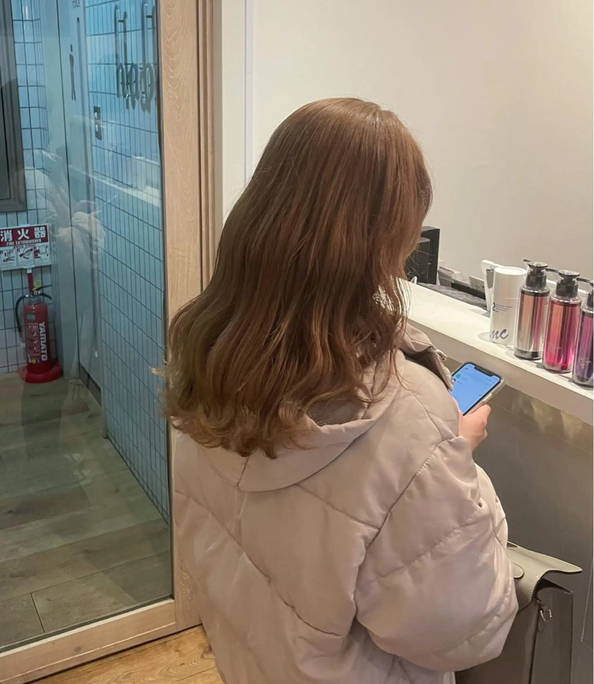 セミロング カラー ヘアカラー 🇰🇷ハイトーン× 韓国レイヤー레이어드のヘアスタイル