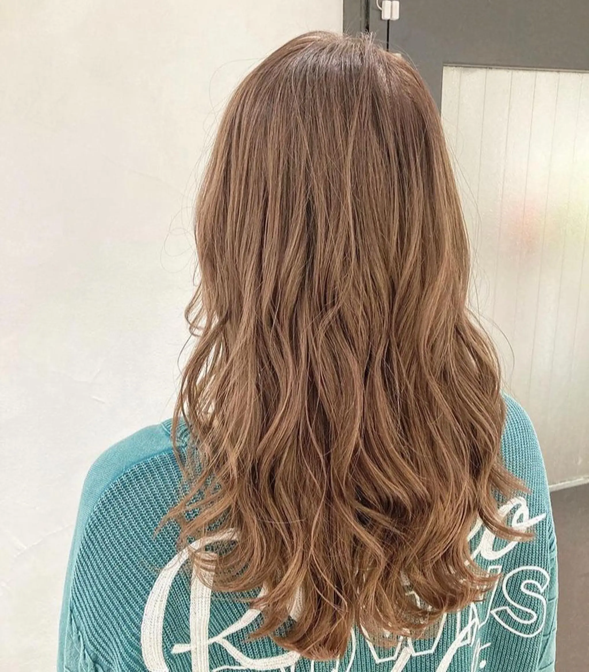 セミロング カラー ヘアアレンジ アッシュ ベージュカラー グレージュ ラベンダーカラー ラベンダーアッシュ エグチ アキラのヘアスタイル