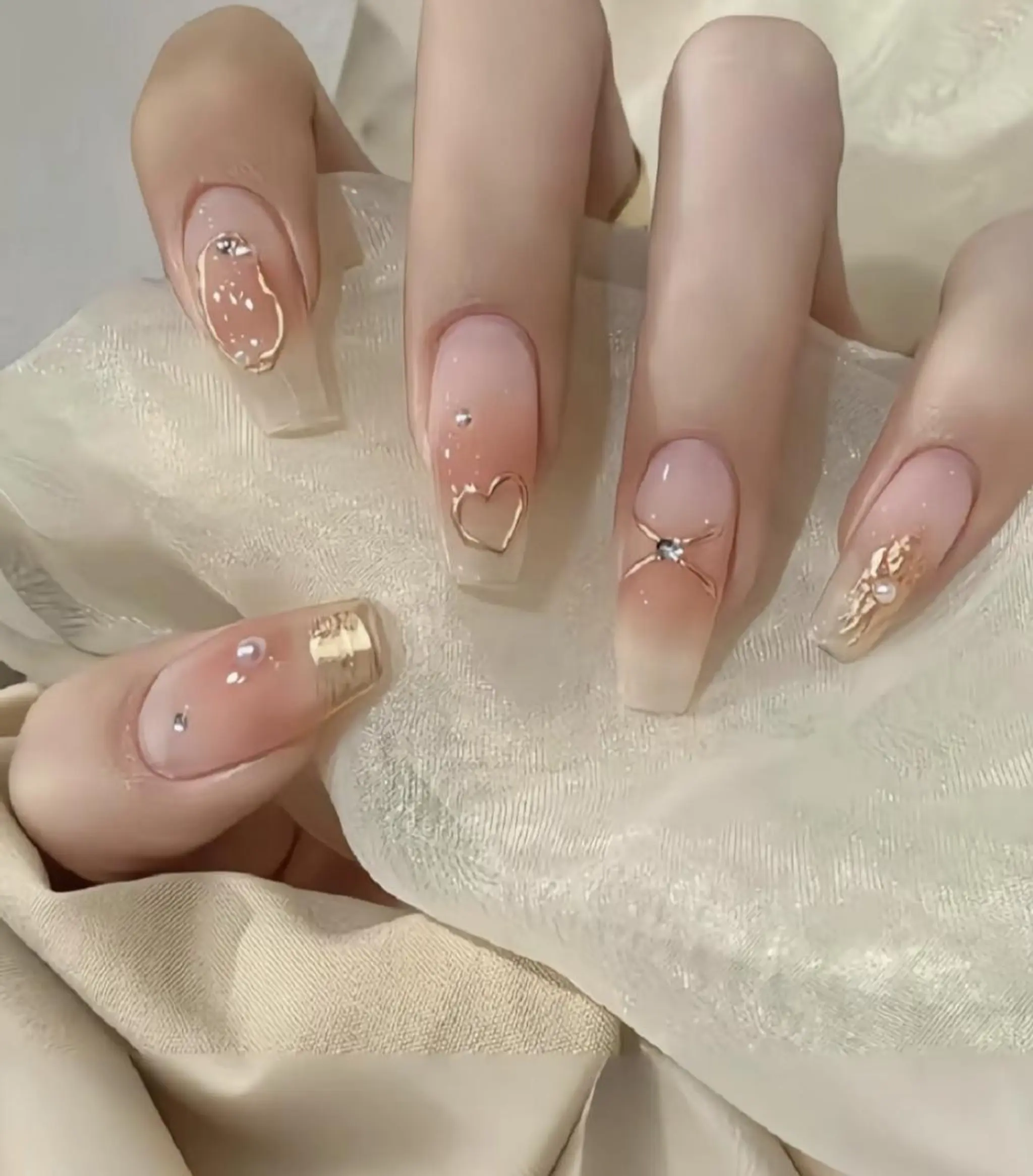 ネイル Pure&Rich Nailのネイルデザイン