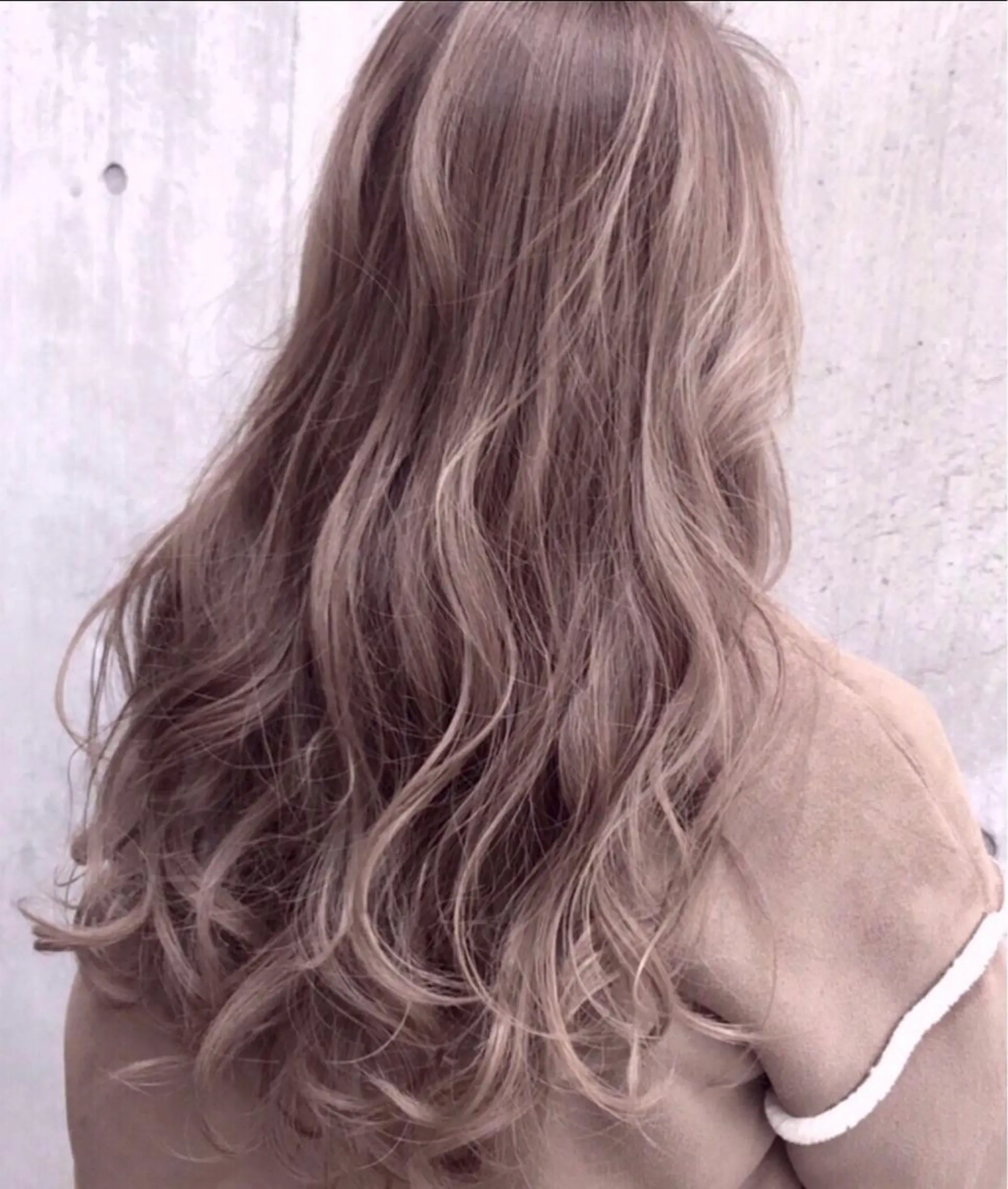 ロング カラー アッシュ アッシュブラウン ベージュカラー 黒髪 ブラウンカラー ヘアカラー DX  SHARE  SALON 　SHIBUYA所属・AKI アキのヘアスタイル