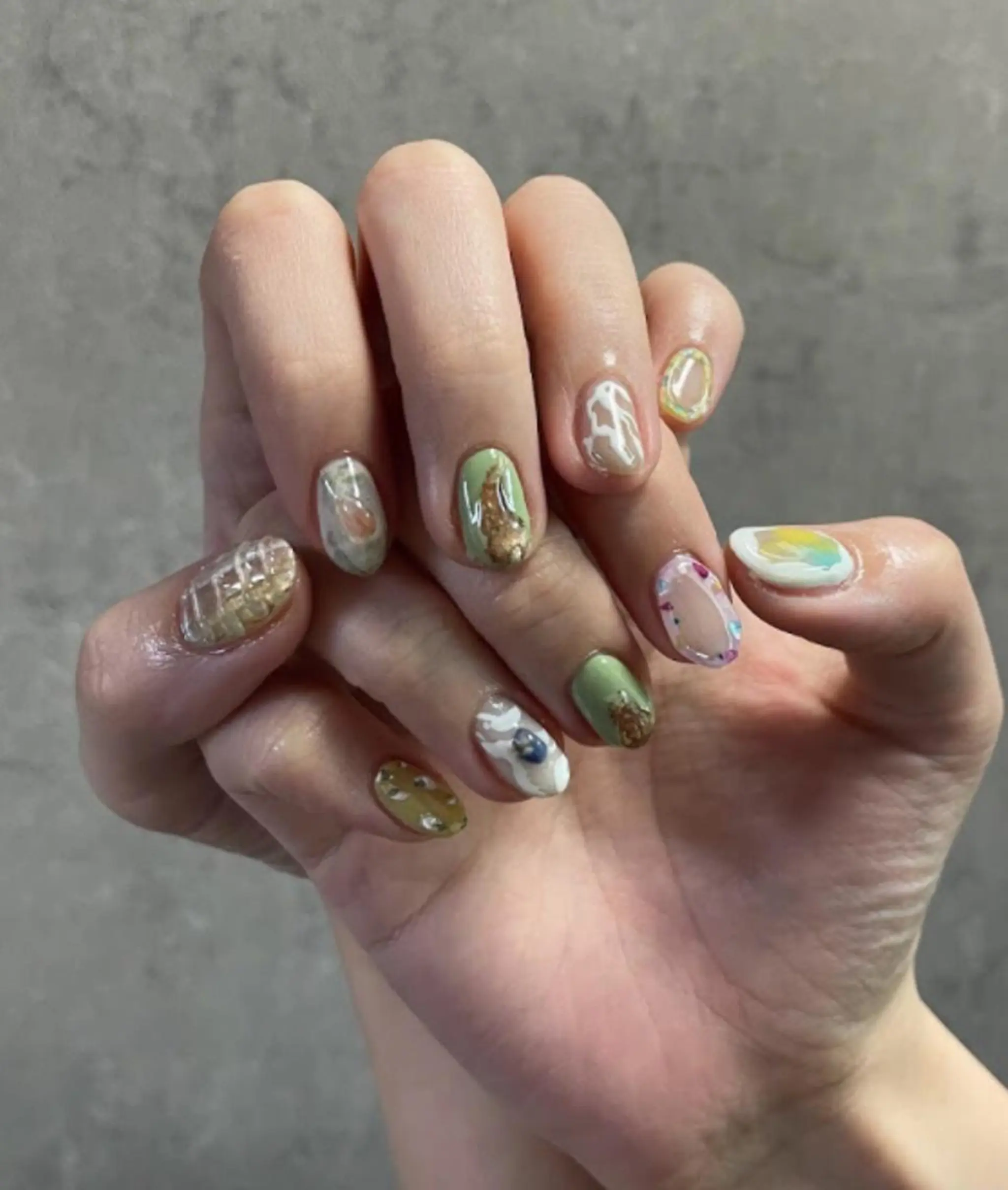 ネイル nailstudio eviz新宿店のネイルデザイン